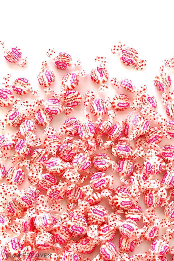 Peppermint White Hot Chocolate | gimmesomeoven.com