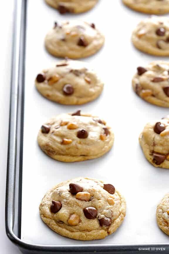 Toffee Chocolate Chip Cookies Recipe | gimmesomeoven.com
