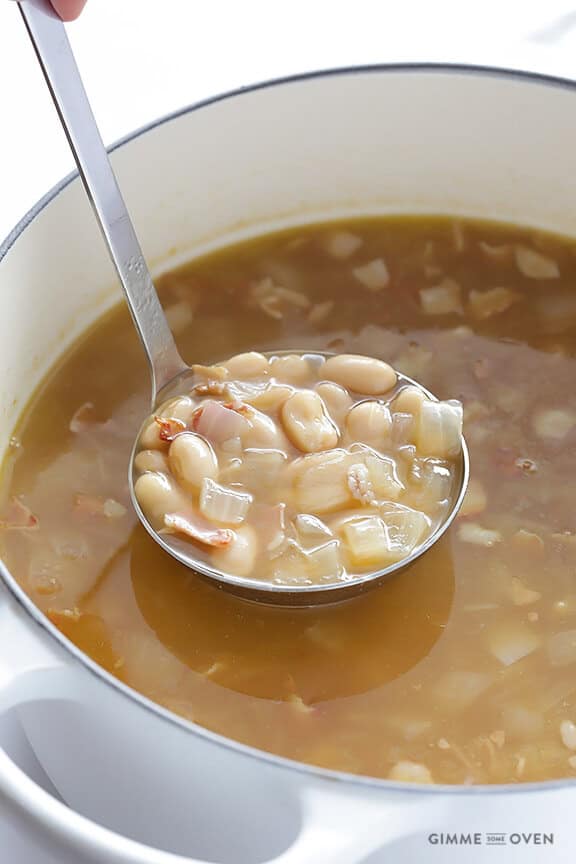 7-Ingredient Tuscan White Bean Soup | gimmesomeoven.com