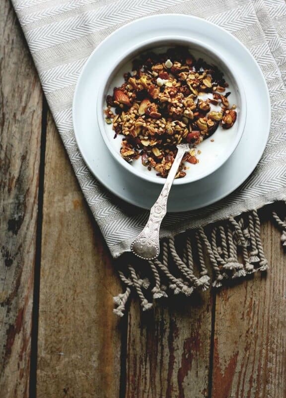 Flower Power Granola | fromthelandweliveon.com