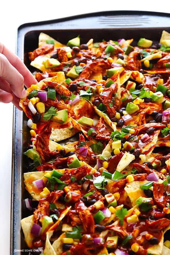 Chicken Enchilada Nachos Recipe | gimmesomeoven.com