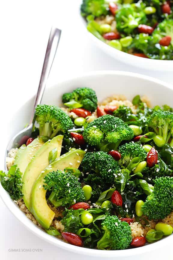 Easy Superfood Quinoa Bowl -- full of delicious superfoods, and topped with almonds and a sesame vinaigrette | gimmesomeoven.com