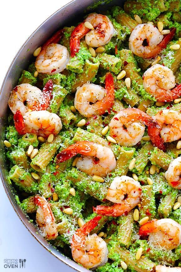 Shrimp Pasta with Broccoli Pesto | gimmesomeoven.com
