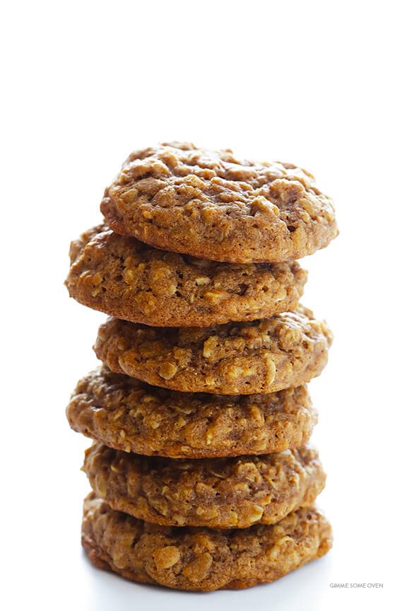Whole Wheat Oatmeal Cookies Recipe -- soft, chewy, easy to make, and SO delicious! | gimmesomeoven.com