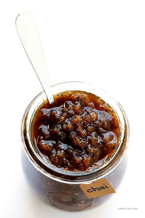 DIY Chai Sugar Scrub -- quick and easy to make with everyday ingredients | gimmesomeoven.com
