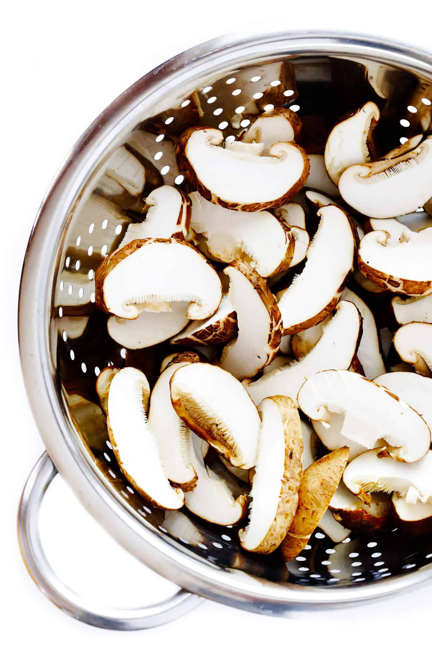 This amazing Hot and Sour Soup recipe is super-easy to make in just 25 minutes, and tastes even better than the Chinese restaurant version! It's also a great healthy dinner recipe that's naturally vegetarian and gluten-free. | gimmesomeoven.com #soup #chinese #dinner #glutenfree #vegetarian #healthy #side #takeout Shiitake Mushrooms for Hot and Sour Soup