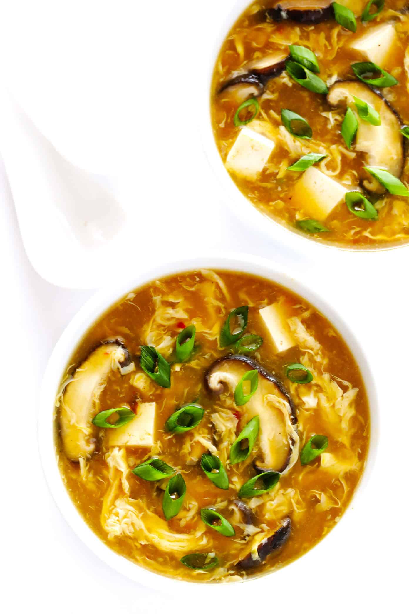 This amazing Hot and Sour Soup recipe is super-easy to make in just 25 minutes, and tastes even better than the Chinese restaurant version! It's also a great healthy dinner recipe that's naturally vegetarian and gluten-free. | gimmesomeoven.com #soup #chinese #dinner #glutenfree #vegetarian #healthy #side #takeout How To Make Hot and Sour Soup