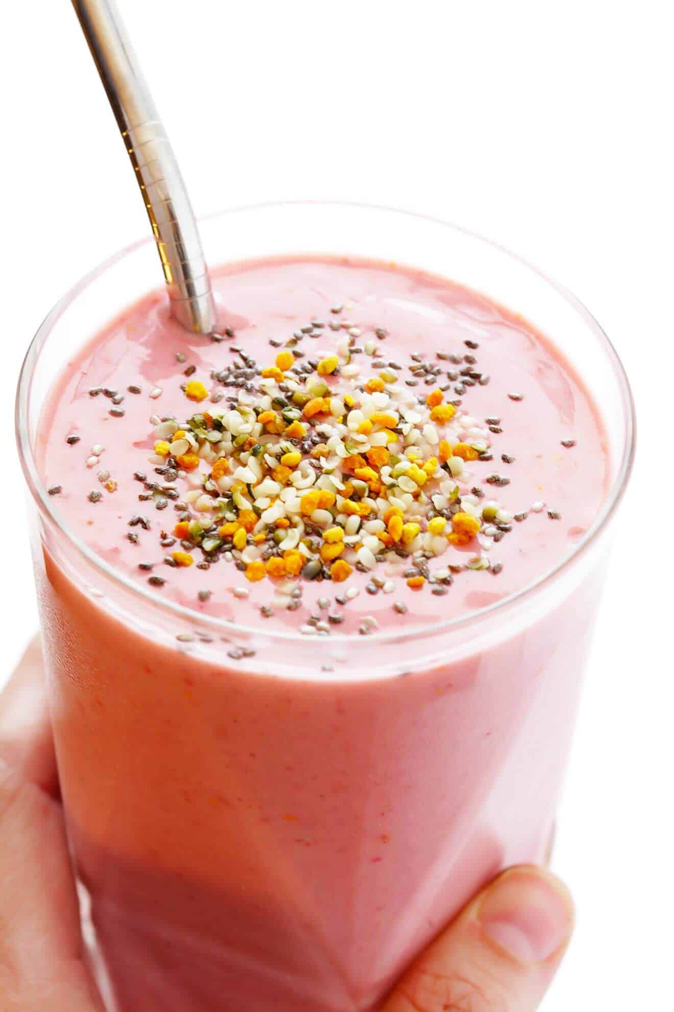 This delicious Creamy Raspberry Protein Smoothie is full of feel-good ingredients, and only takes a few minutes to make! | gimmesomeoven.com