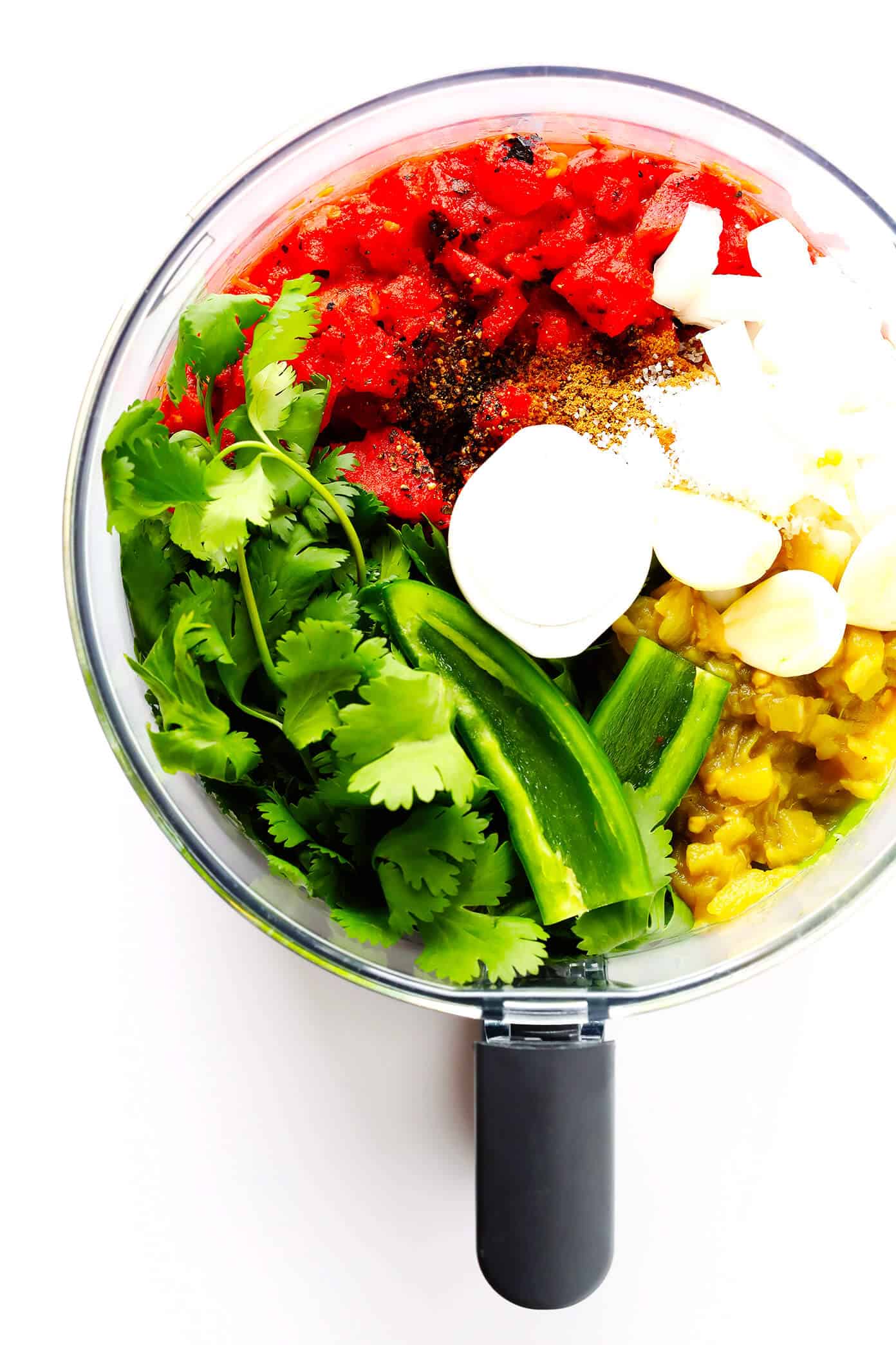 My all-time favorite homemade salsa recipe!! It's quick and easy to make in a food processor or blender, it's easy to make spicy or mild, and it is SO flavorful and delicious! | Gimme Some Oven #mexican #salsa #appetizer #dip #easyrecipes Restaurant-Style Salsa Ingredient in Food Processor