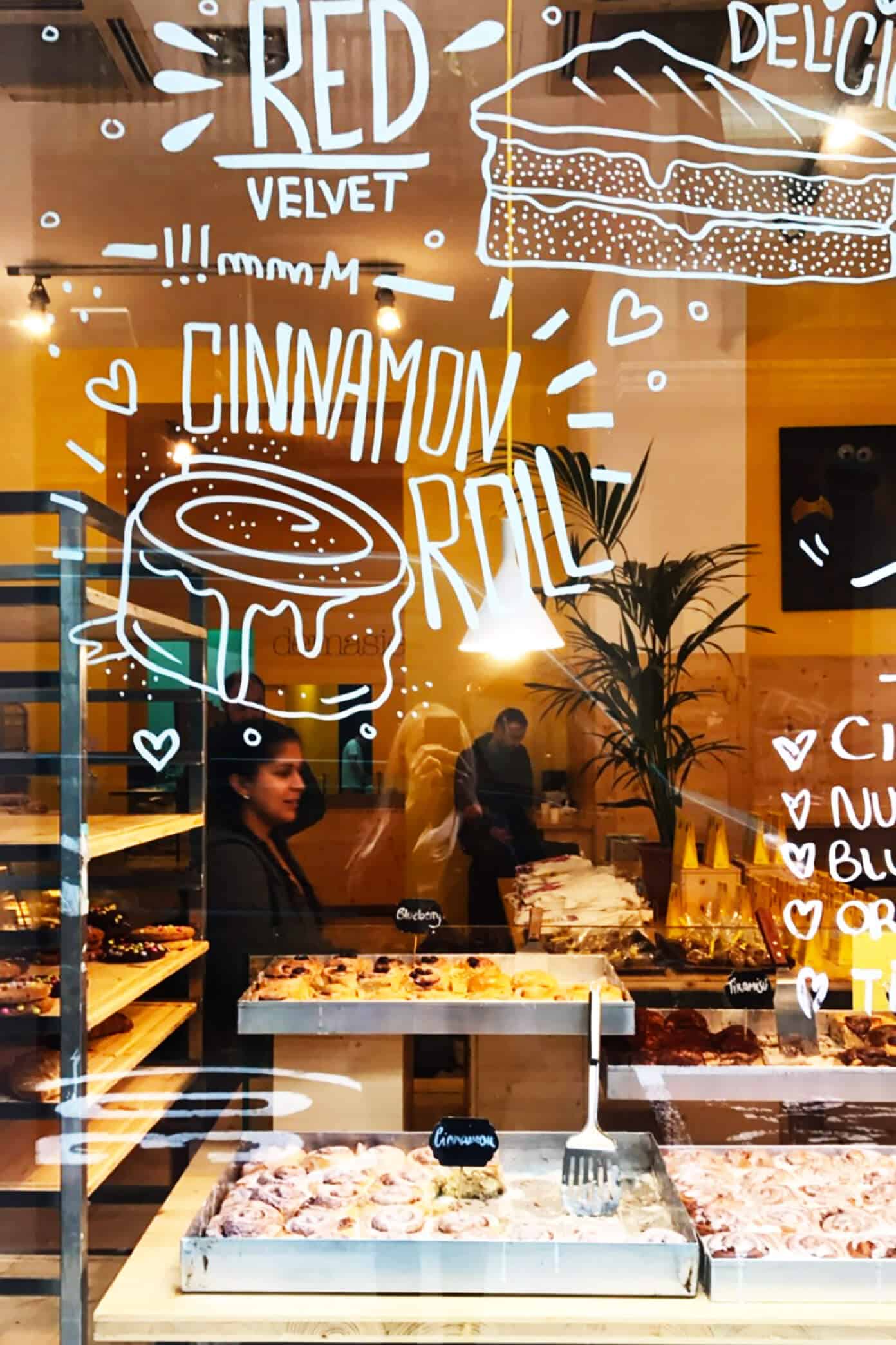 Demasie -- our favorite cinnamon roll shop in Barcelona! | Gimme Some Barcelona Travel Guide Demasie -- our favorite cinnamon roll shop in Barcelona! | Gimme Some Barcelona Travel Guide