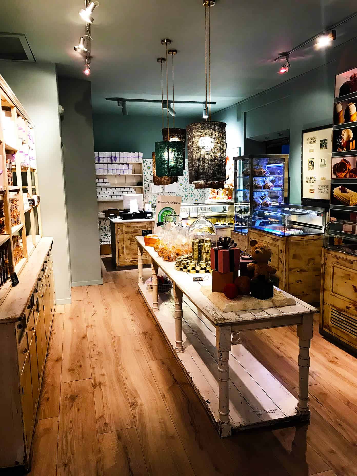 Hofmann Pastelería | Gimme Some Barcelona Travel Guide #barcelona #barcelonafood #traveltips Hofmann Pastelería Barcelona