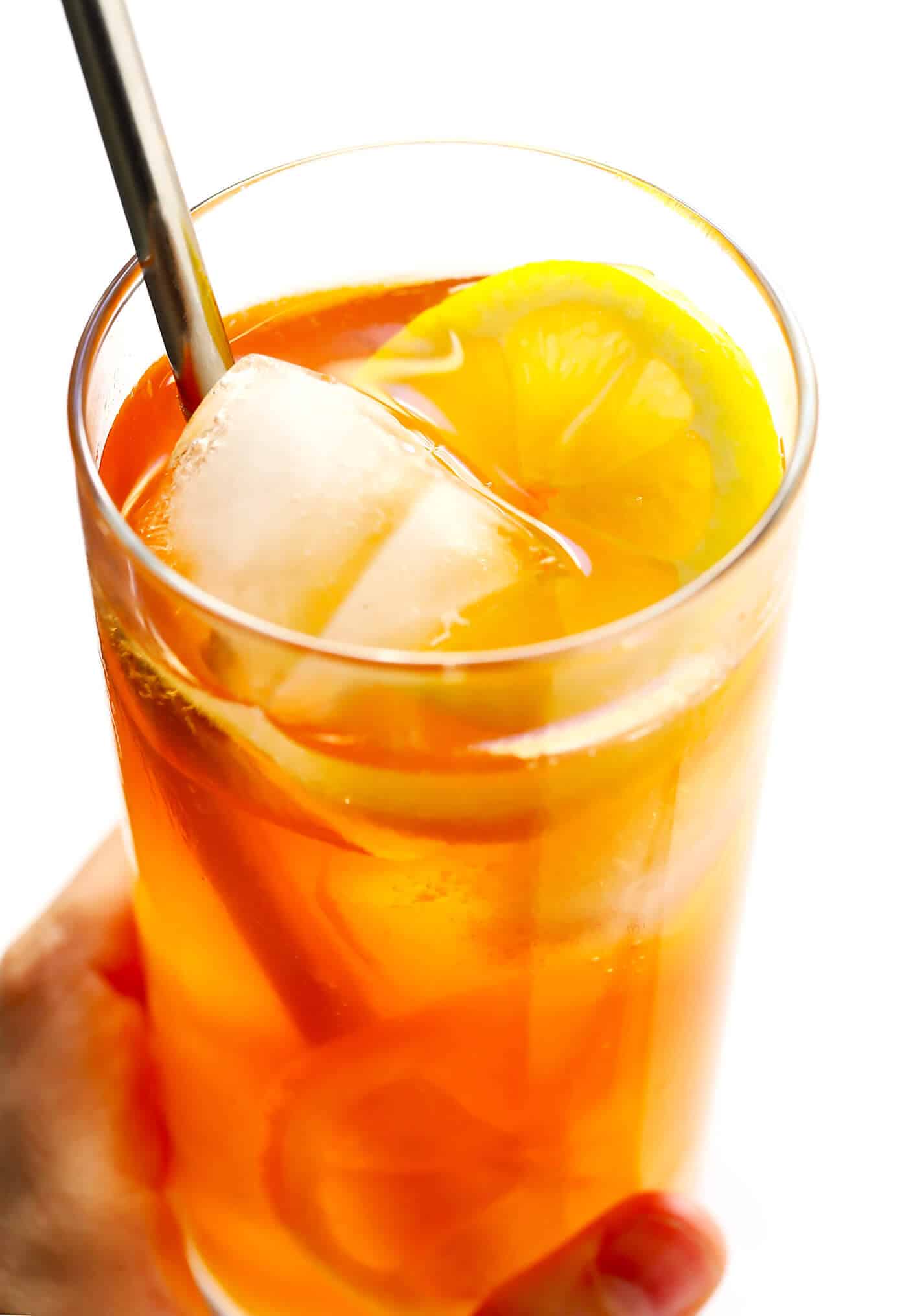 LOVE a good horsefeather cocktail! It's basically a whiskey version of a Moscow mule, made with bourbon, ginger beer, bitters and a twist of lime or lemon. Perfect for easy entertaining! | Gimme Some Oven #cocktail #whiskey #bourbon #moscowmule #gingerbeer Horsefeather Cocktail (Whiskey Moscow Mule)