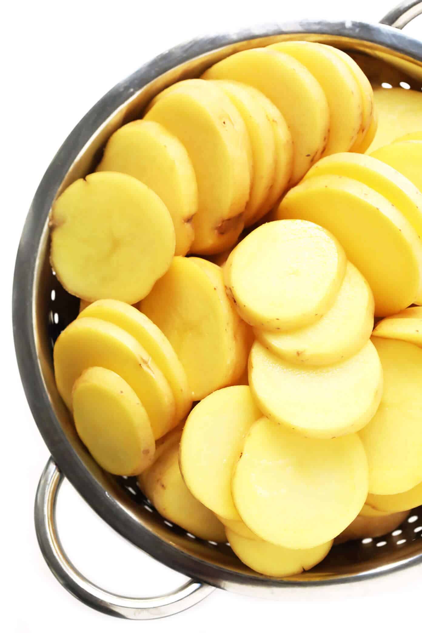 The BEST scalloped potatoes recipe! This simple side dish is easy to make, full of the most delicious creamy, garlicky, cheesy flavors, and it's always a crowd fave. Perfect for Thanksgiving, Christmas, Easter, or any time you need some irresistibly delicious potatoes in your life. | Gimme Some Oven #scalloped #potatoes #side #easter #christmas #thanksgiving #recipe #casserole Yukon Gold Potatoes for Scalloped Potatoes