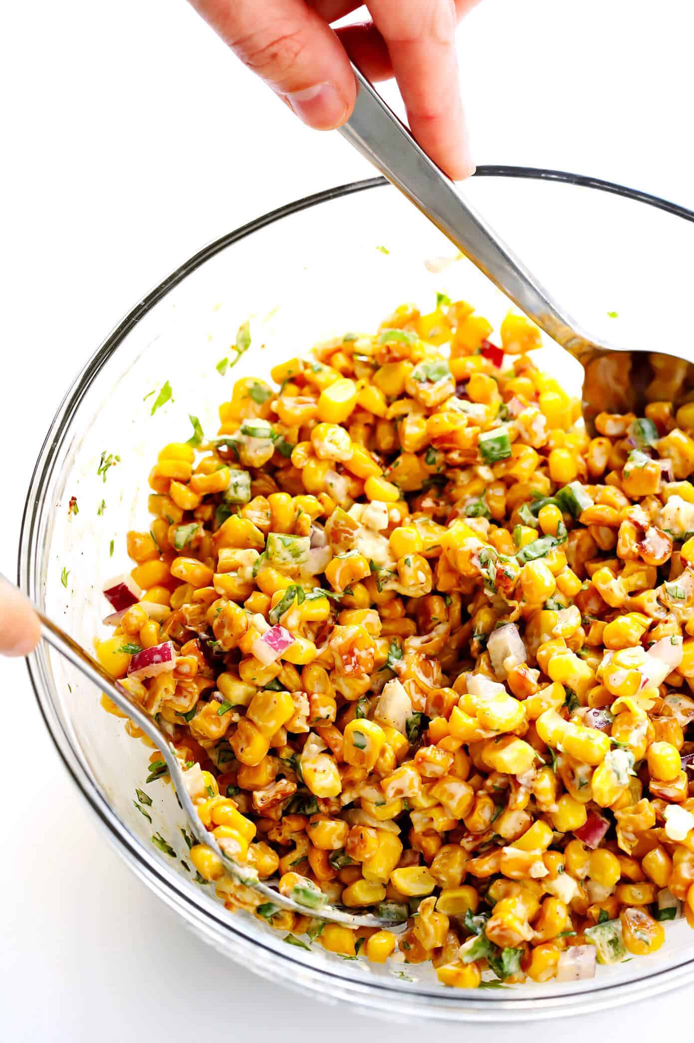 LOVE this Elote Dip recipe! It's quick and easy to make in about 15 minutes, naturally gluten-free, and full of all of those classic Mexican street corn ingredients we all love! And it can double as a salsa or topping for your tacos. | Gimme Some Oven #elote #mexican #corn #dip #salsa #appetizer Mexican Street Corn Dip