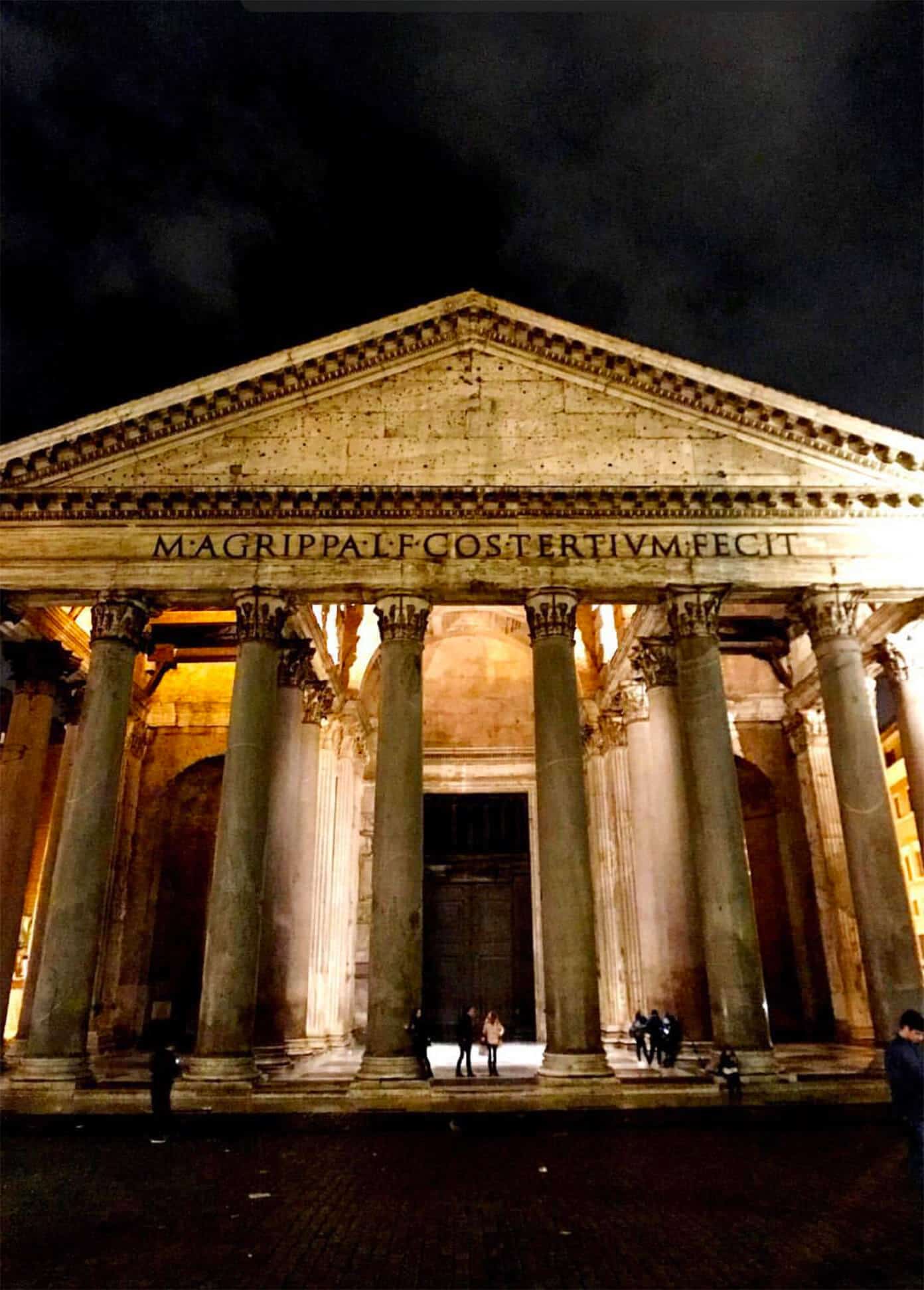 Our Weekend In Rome and Naples -- lots of travel recommendations on the best restaurants and what to eat, things to do, and where to stay in Roma. | Gimme Some Oven #rome #italy #travel #tips #restaurants Pantheon At Night