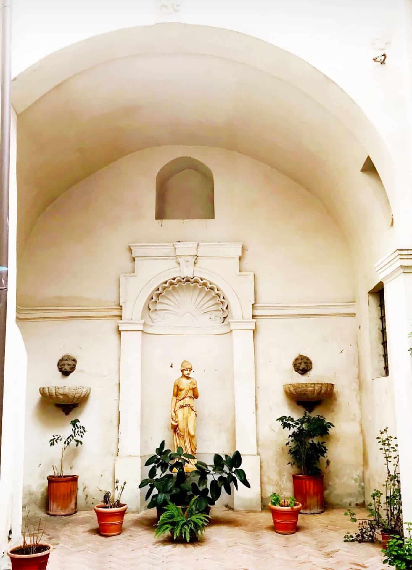 Our Weekend In Rome and Naples -- lots of travel recommendations on the best restaurants and what to eat, things to do, and where to stay in Roma. | Gimme Some Oven #rome #italy #travel #tips #restaurants Trastavere Neighborhood in Rome