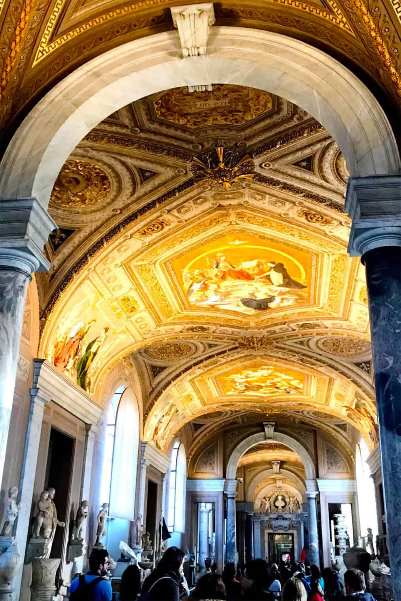 Our Weekend In Rome and Naples -- lots of travel recommendations on the best restaurants and what to eat, things to do, and where to stay in Roma. | Gimme Some Oven #rome #italy #travel #tips #restaurants Vatican Museum