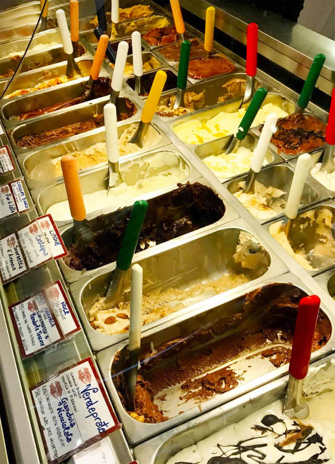 Our Weekend In Rome and Naples -- lots of travel recommendations on the best restaurants and what to eat, things to do, and where to stay in Roma. | Gimme Some Oven #rome #italy #travel #tips #restaurants Gay-Odin Gelato in Naples