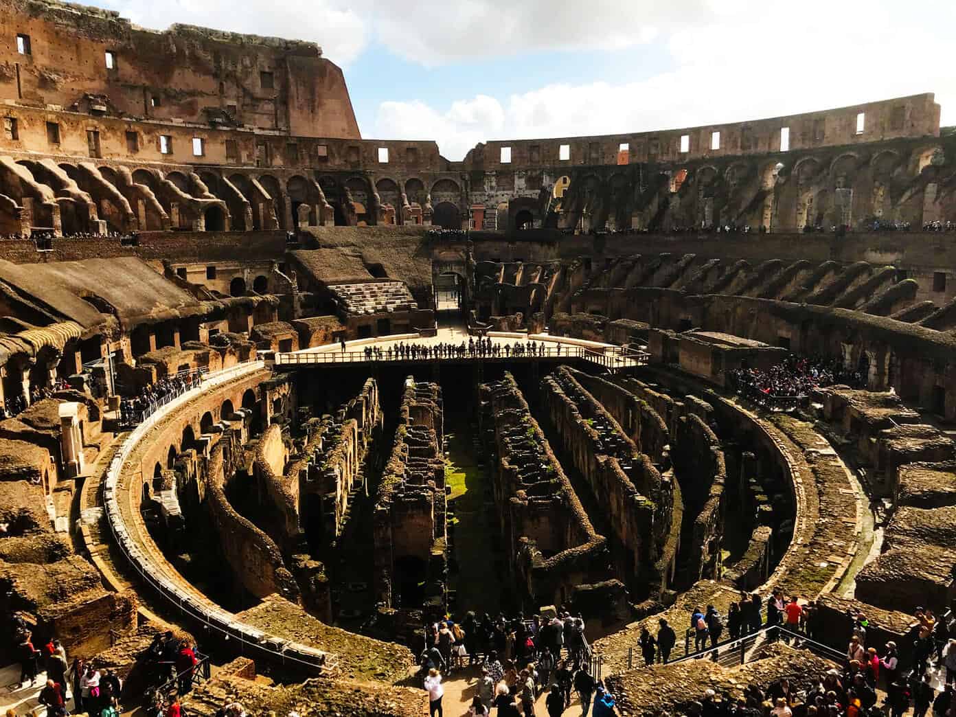 Our Weekend In Rome and Naples -- lots of travel recommendations on the best restaurants and what to eat, things to do, and where to stay in Roma. | Gimme Some Oven #rome #italy #travel #tips #restaurants Colusseum Tour in Rome