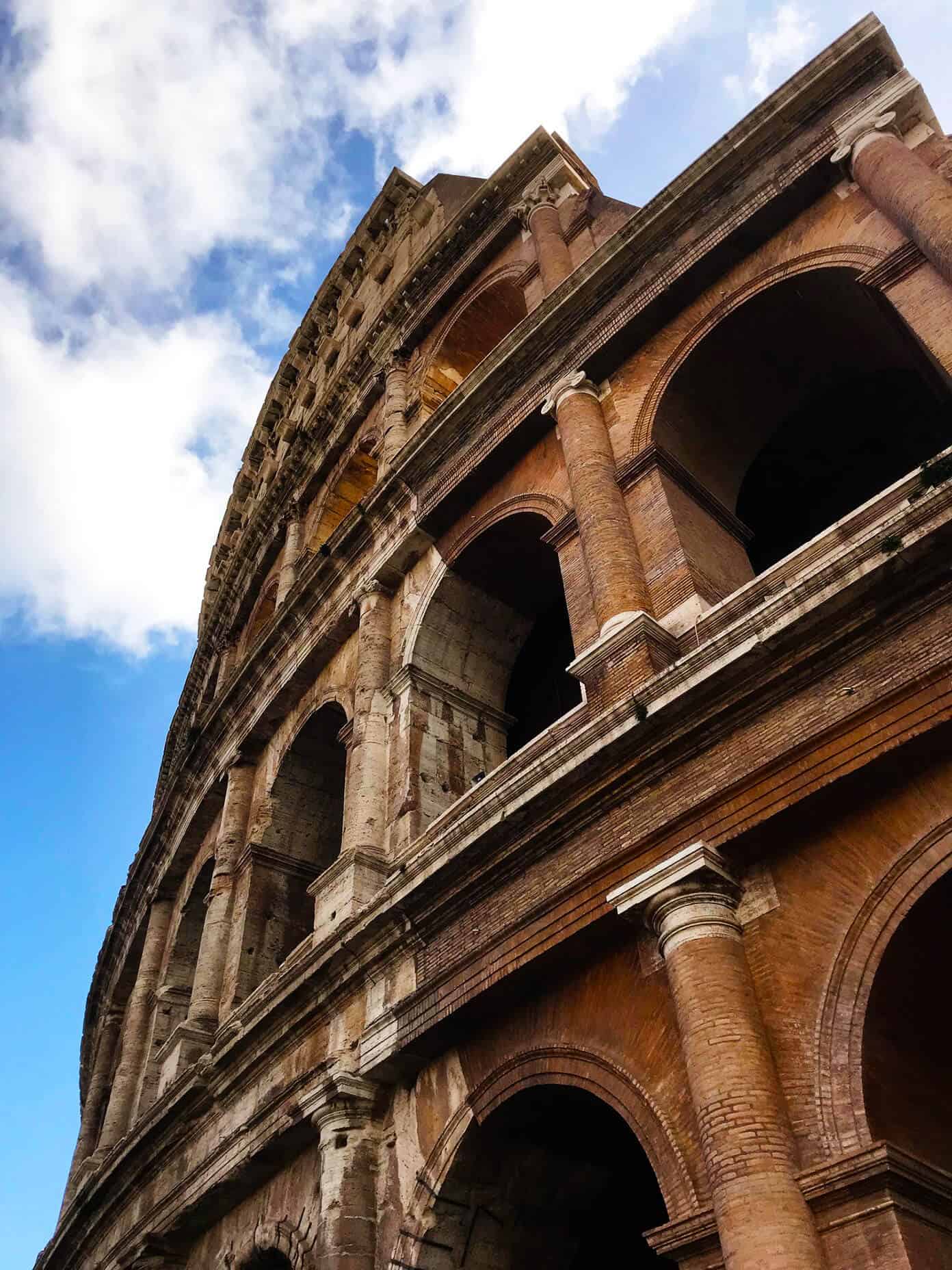 Our Weekend In Rome and Naples -- lots of travel recommendations on the best restaurants and what to eat, things to do, and where to stay in Roma. | Gimme Some Oven #rome #italy #travel #tips #restaurants Colusseum in Rome