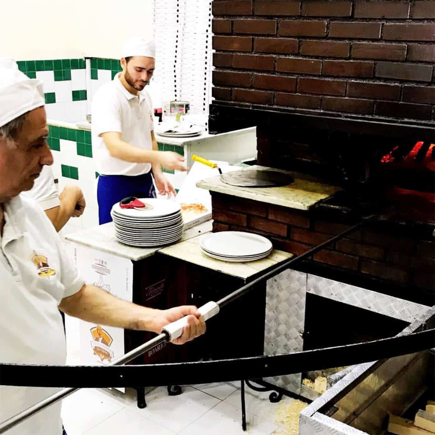 Our Weekend In Rome and Naples -- lots of travel recommendations on the best restaurants and what to eat, things to do, and where to stay in Roma. | Gimme Some Oven #rome #italy #travel #tips #restaurants Pizzeria L'Antica da Michele in Naples