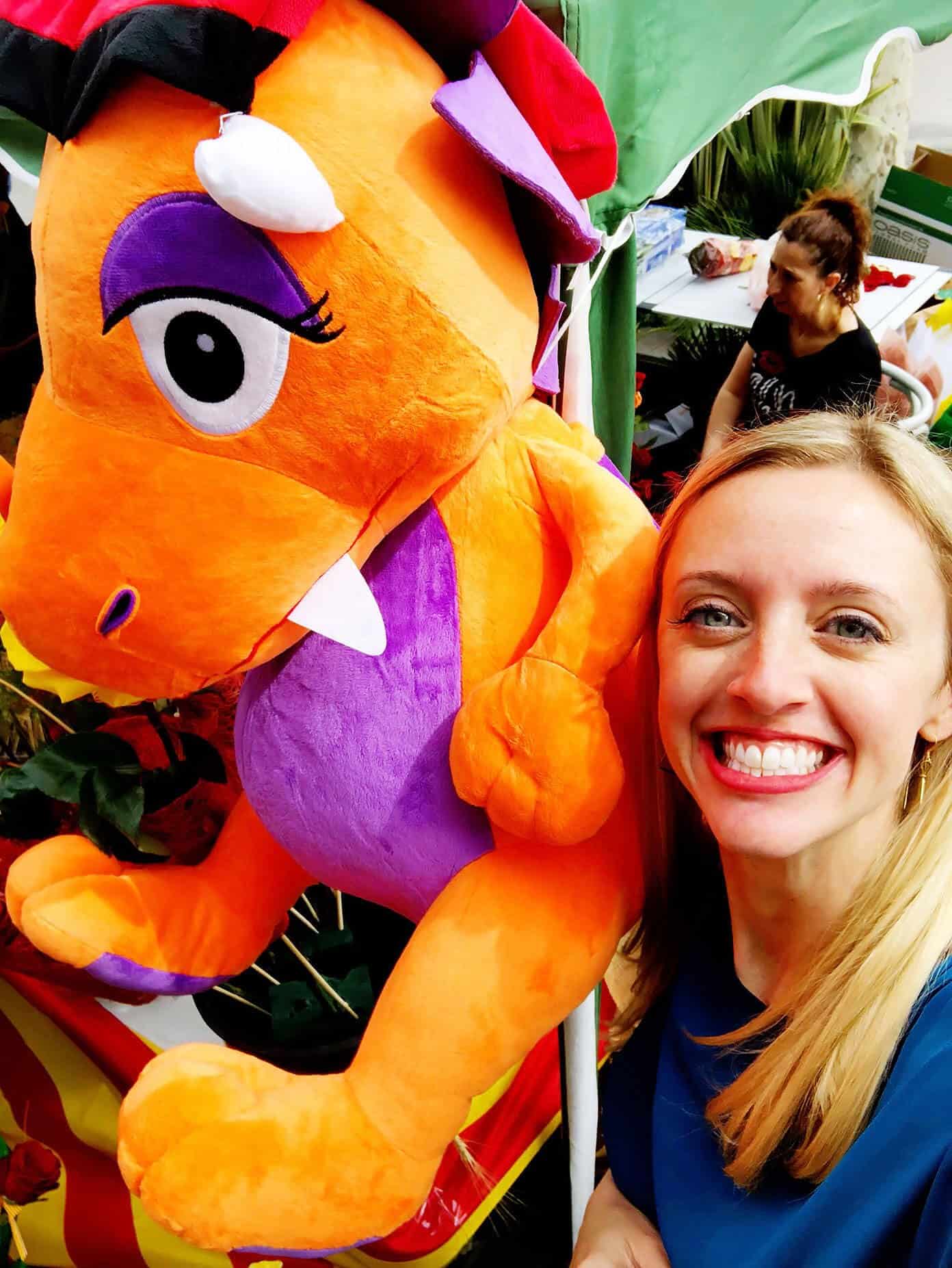 Our First Sant Jordi Day in Barcelona! | Gimme Some Oven Sant Jordi Dragons Barcelona