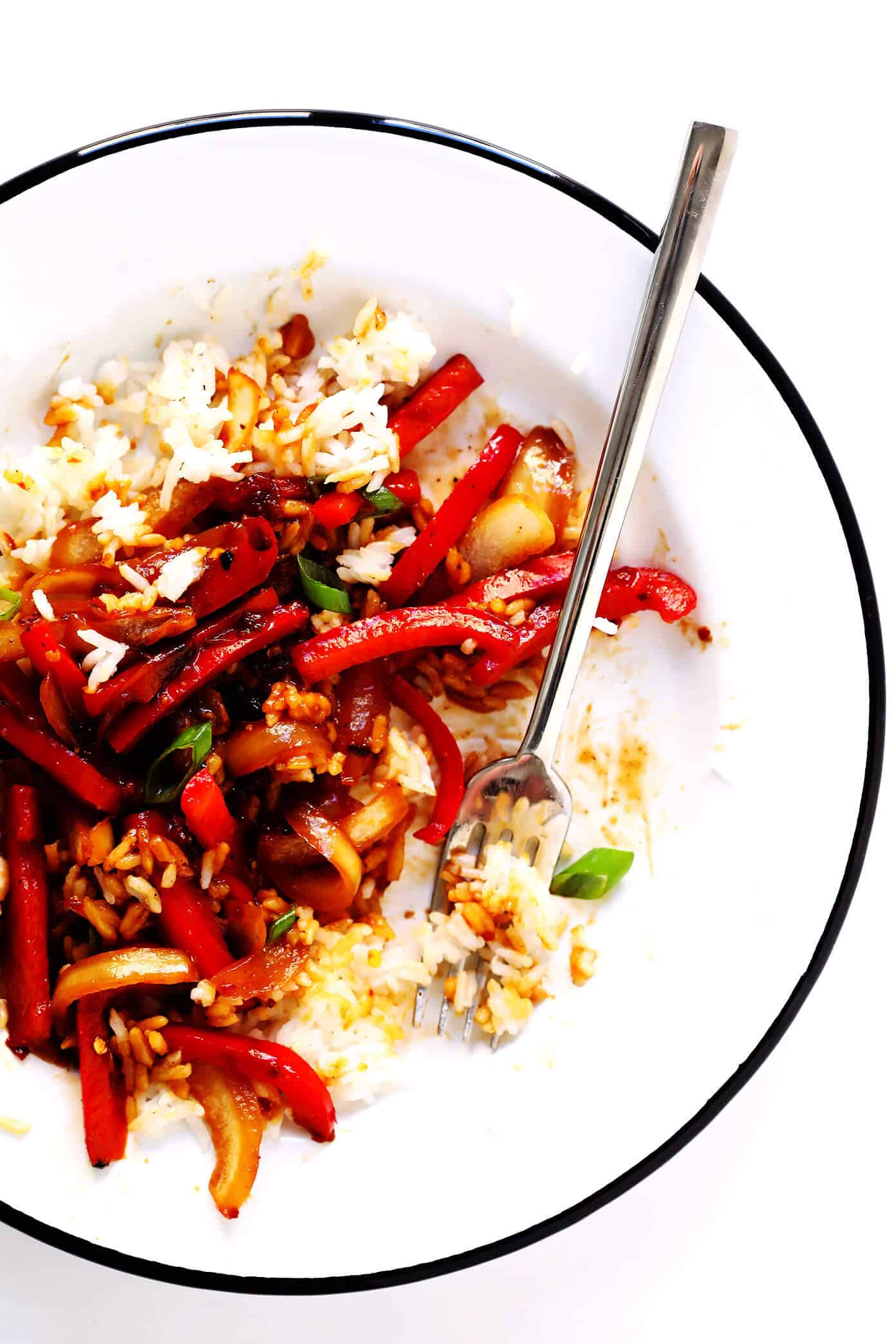 Love this Sizzlin' Spicy Szechuan Stir-Fry! It only takes about 20 minutes to make, it's easy to customize with beef, chicken, pork, shrimp or tofu, and it's made with the most delicious Szechuan sauce! | Gimme Some Oven #szechuan #chinese #stirfry #dinner #spicy Spicy Szechuan Stir-Fry with Steak and Vegetables