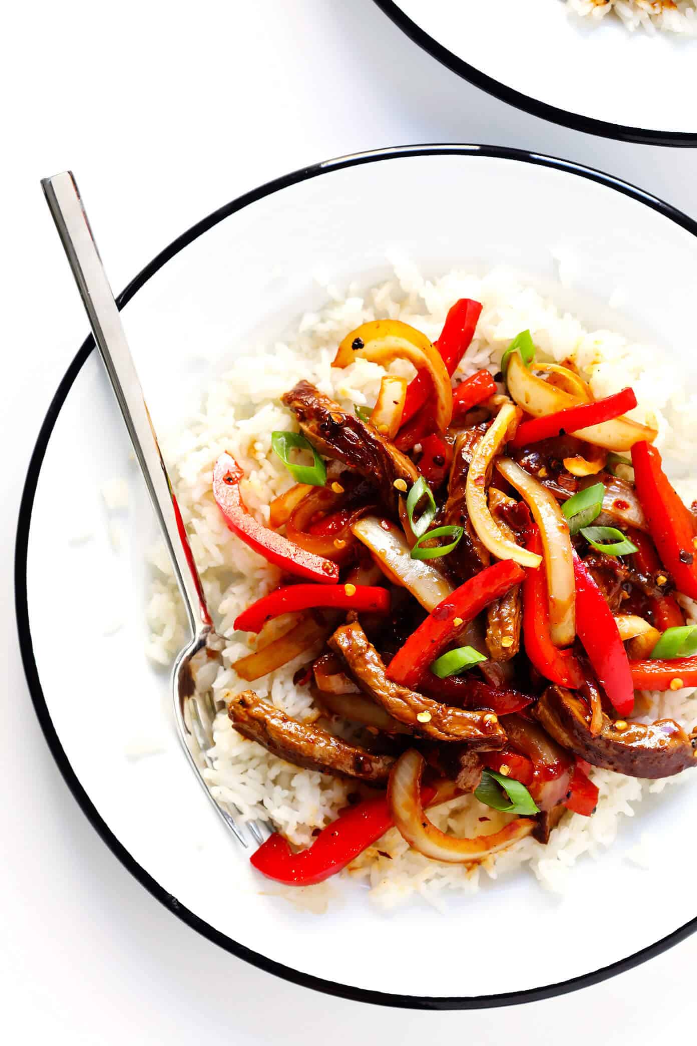 Love this Sizzlin' Spicy Szechuan Stir-Fry! It only takes about 20 minutes to make, it's easy to customize with beef, chicken, pork, shrimp or tofu, and it's made with the most delicious Szechuan sauce! | Gimme Some Oven #szechuan #chinese #stirfry #dinner #spicy Szechuan Beef Stir-Fry with Szechuan Sauce