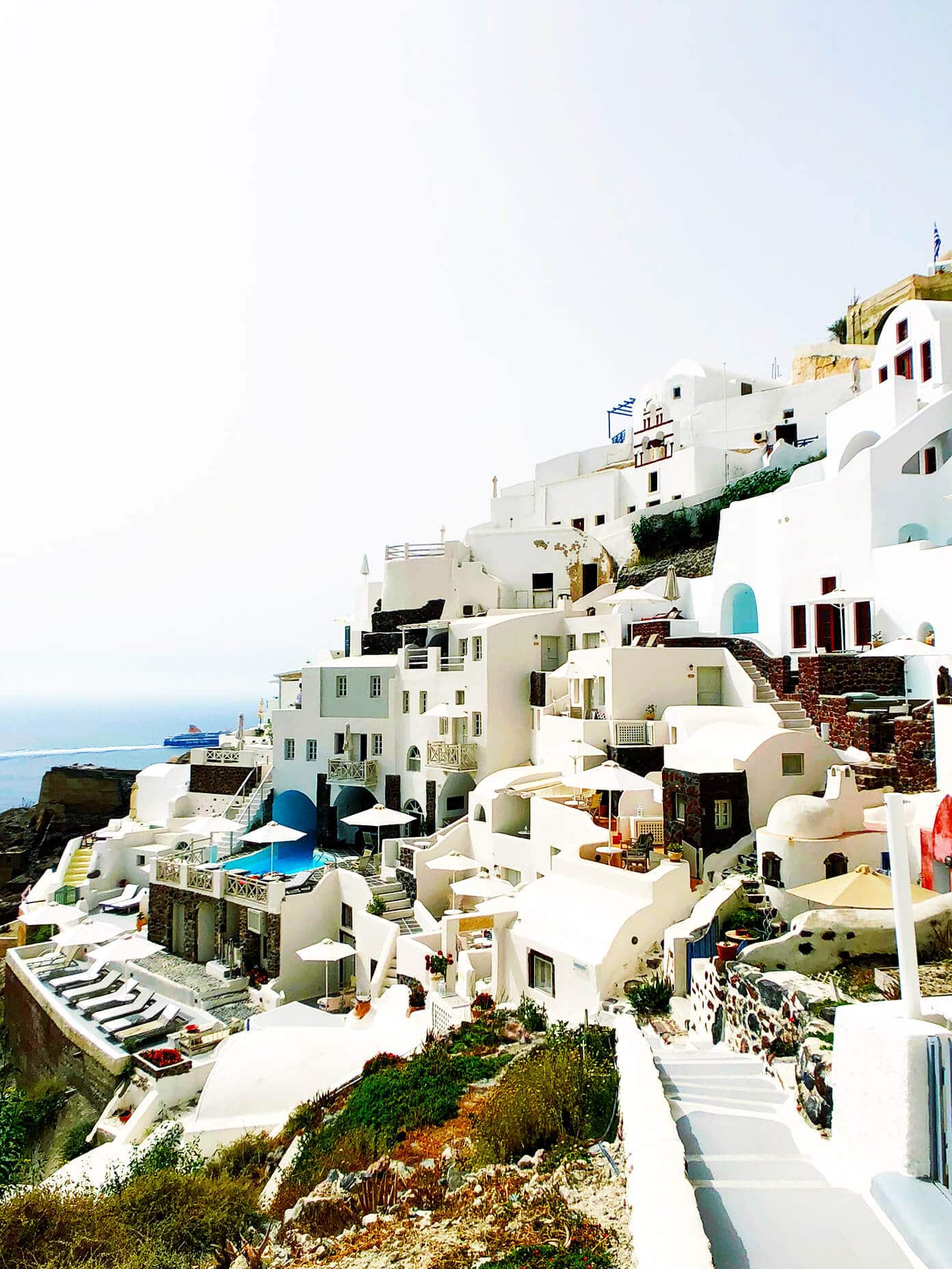 The Gimme Some Oven travel guide for restaurants to eat, hotels to stay and places to visit in Santorini, Greece. | Gimme Some Oven #santorini #greece #travel #traveltips #europe #vacation #islands #hotel #restaurant Oia Santorini Greece
