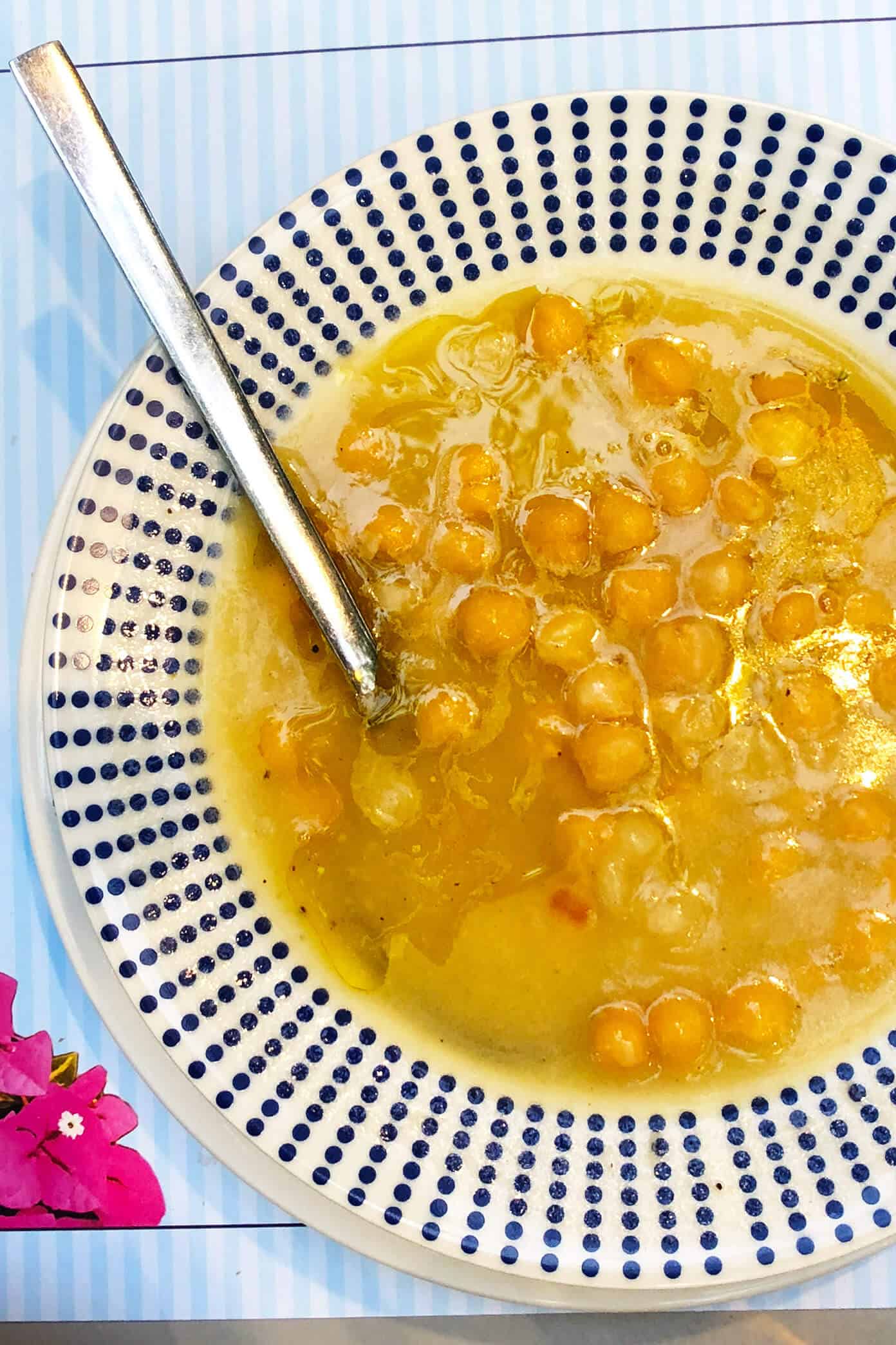 The Gimme Some Oven travel guide for restaurants to eat, hotels to stay and places to visit in Santorini, Greece. | Gimme Some Oven #santorini #greece #travel #traveltips #europe #vacation #islands #hotel #restaurant Greek Chickpea Soup in Folegandros, Greece