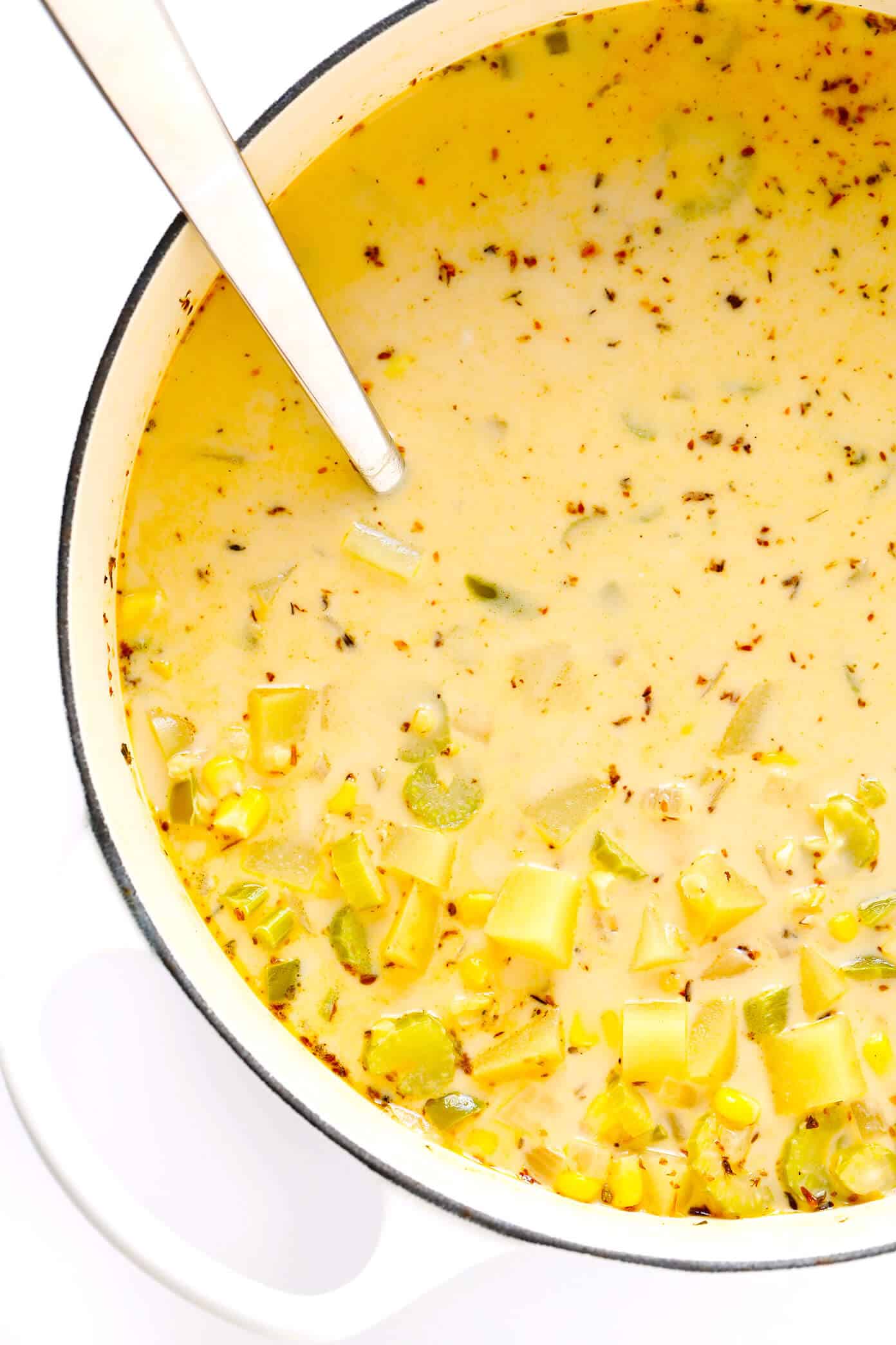 LOVE this zesty Cajun Corn Chowder recipe! It's lightened up with healthier ingredients, including lots of protein-packed lentils and creamy coconut milk, and it's the perfect dinner recipe for summer and fall. | Gimme Some Oven #corn #chowder #soup #vegan #glutenfree #vegetarian #healthy #dinner #cajun #recipe Cajun Corn Chowder Recipe (Vegan and Gluten-Free)