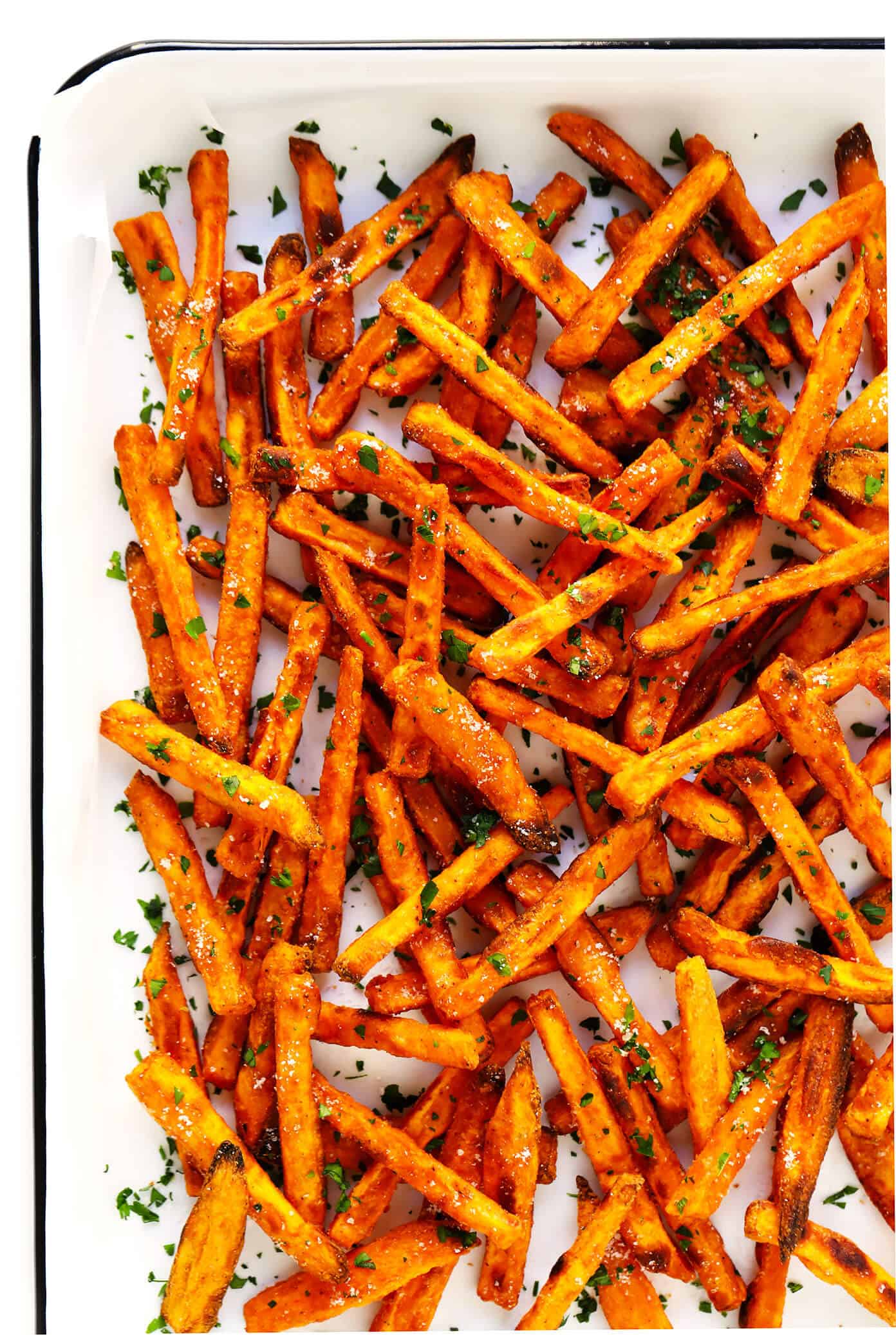 The BEST Baked Sweet Potato Fries Recipe! As in, ultra crispy, perfectly seasoned, and irresistibly delicious. Perfect when served as an appetizer, side dish, or snack. And also naturally gluten-free, vegan and vegetarian. | Gimme Some Oven #sweetpotato #fries #healthy #baked #side #snack #appetizer #gameday #recipe The BEST Crispy Baked Sweet Potato Fries Recipe