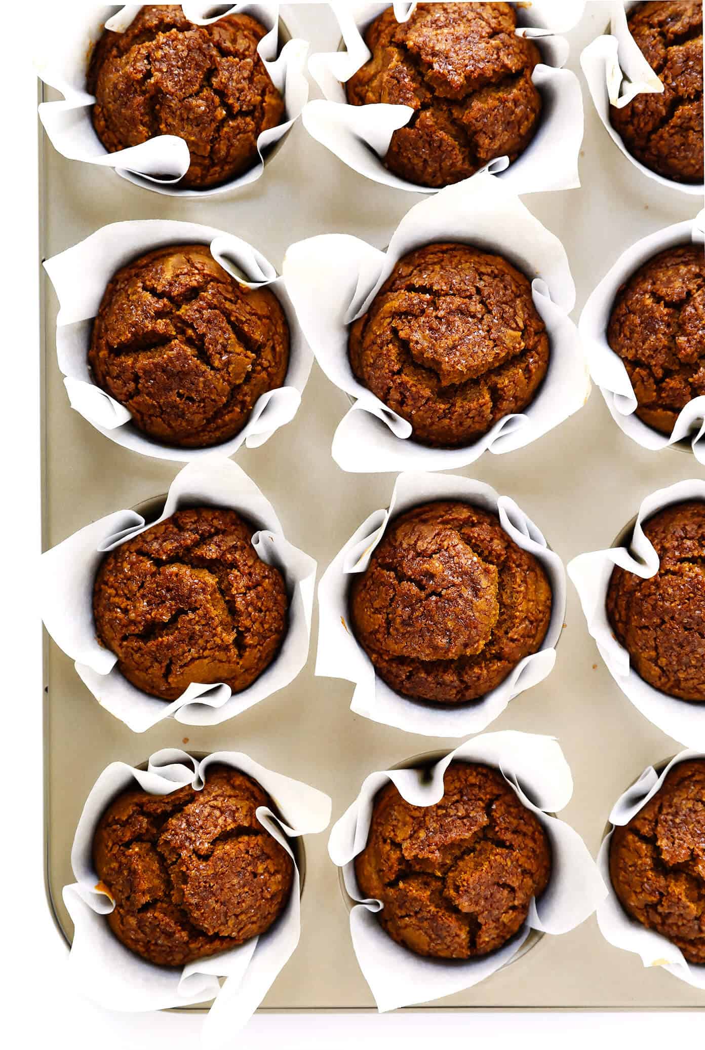 LOVE this healthy pumpkin muffins recipe! They're naturally gluten-free, naturally sweetened with maple syrup, easy to make, and SO delicious. Perfect for fall breakfast, dessert, and snacking. | Gimme Some Oven #pumpkin #muffins #breakfast #glutenfree #healthy #fall #thanksgiving #dessert Healthy Pumpkin Muffins