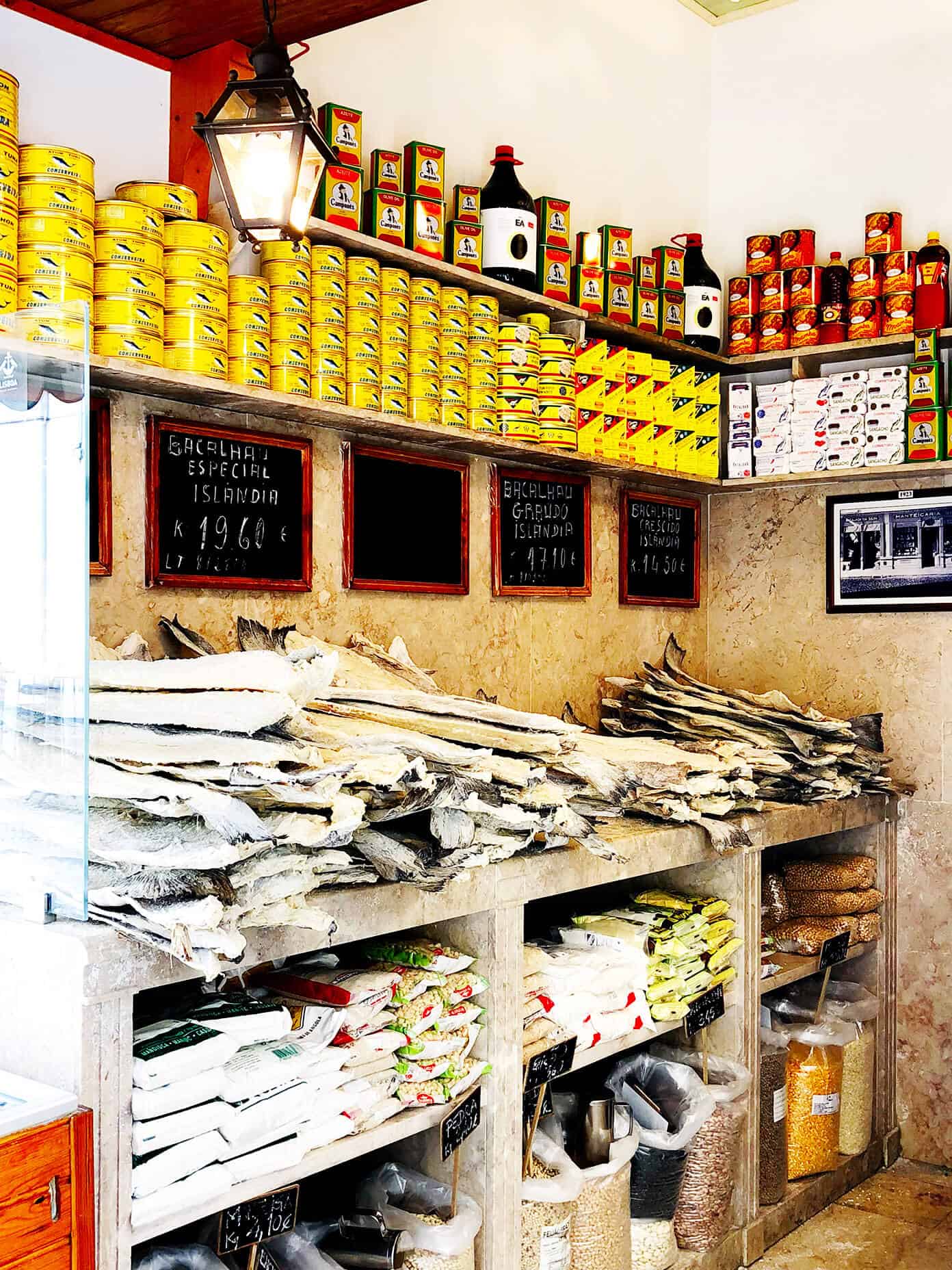 Weekend in Lisbon, Portugal -- all of our best recs on where to stay, eat and visit! | gimmesomeoven.com #travel #lisbon #portugal #traveltips Lisbon Fish Market