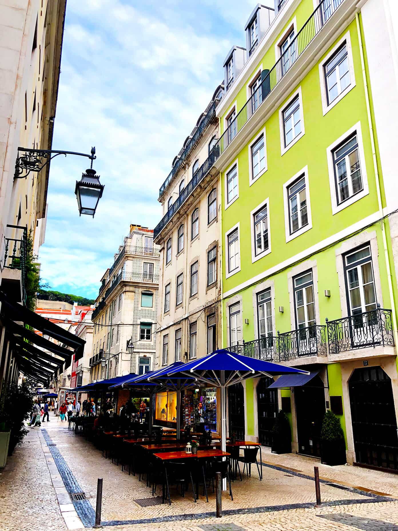 Weekend in Lisbon, Portugal -- all of our best recs on where to stay, eat and visit! | gimmesomeoven.com #travel #lisbon #portugal #traveltips Downtown Lisbon Portugal