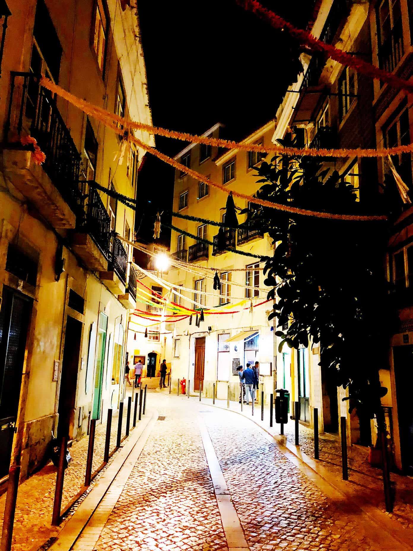 Weekend in Lisbon, Portugal -- all of our best recs on where to stay, eat and visit! | gimmesomeoven.com #travel #lisbon #portugal #traveltips Night in Lisbon Portugal