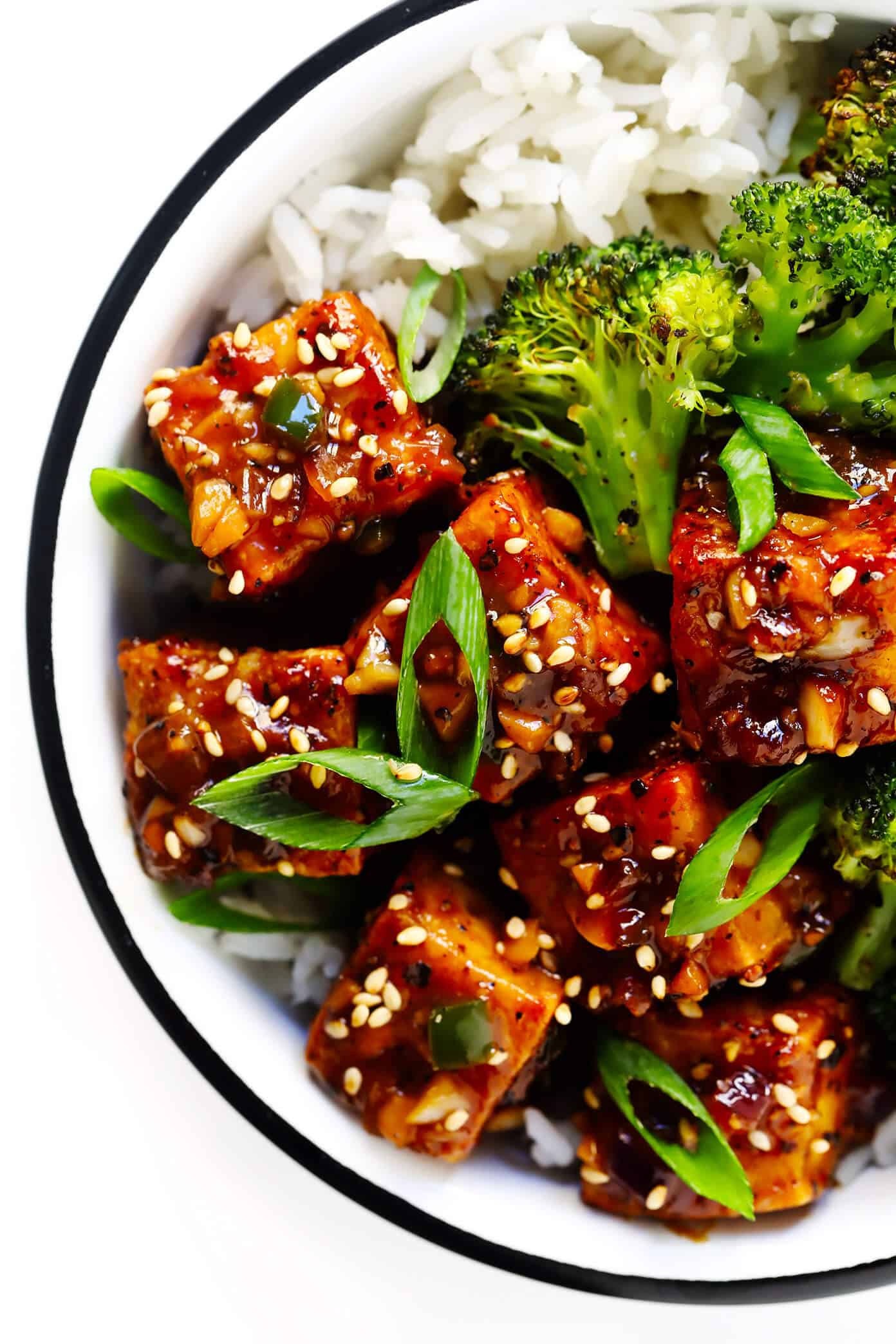 Magic Garlicky Tofu, made with the most delicious black pepper garlic sauce. Black Pepper Garlic Tofu with Roasted Broccoli
