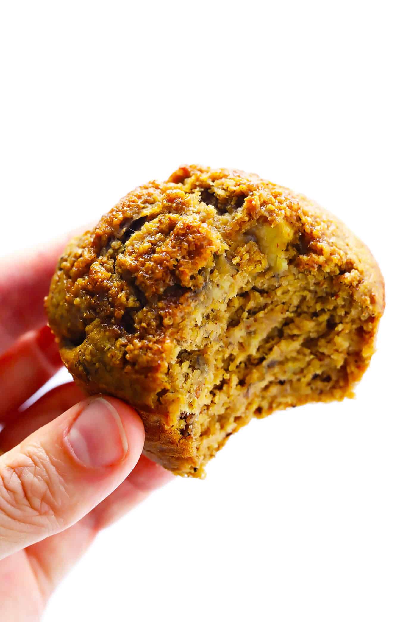 These healthy banana muffins are easy to make, naturally gluten-free, lightly sweetened with maple syrup, and SO delicious! Perfect for breakfast or a healthy snack, and also easy to make ahead and freeze for later. | Gimme Some Oven #healthy #banana #muffins #breakfast #mealprep #glutenfree #snack Healthy Banana Muffin Recipe