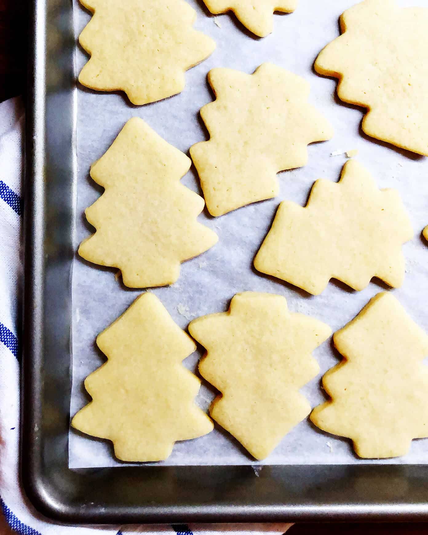 Currently | Gimme Some Oven Christmas Tree Sugar Cookies
