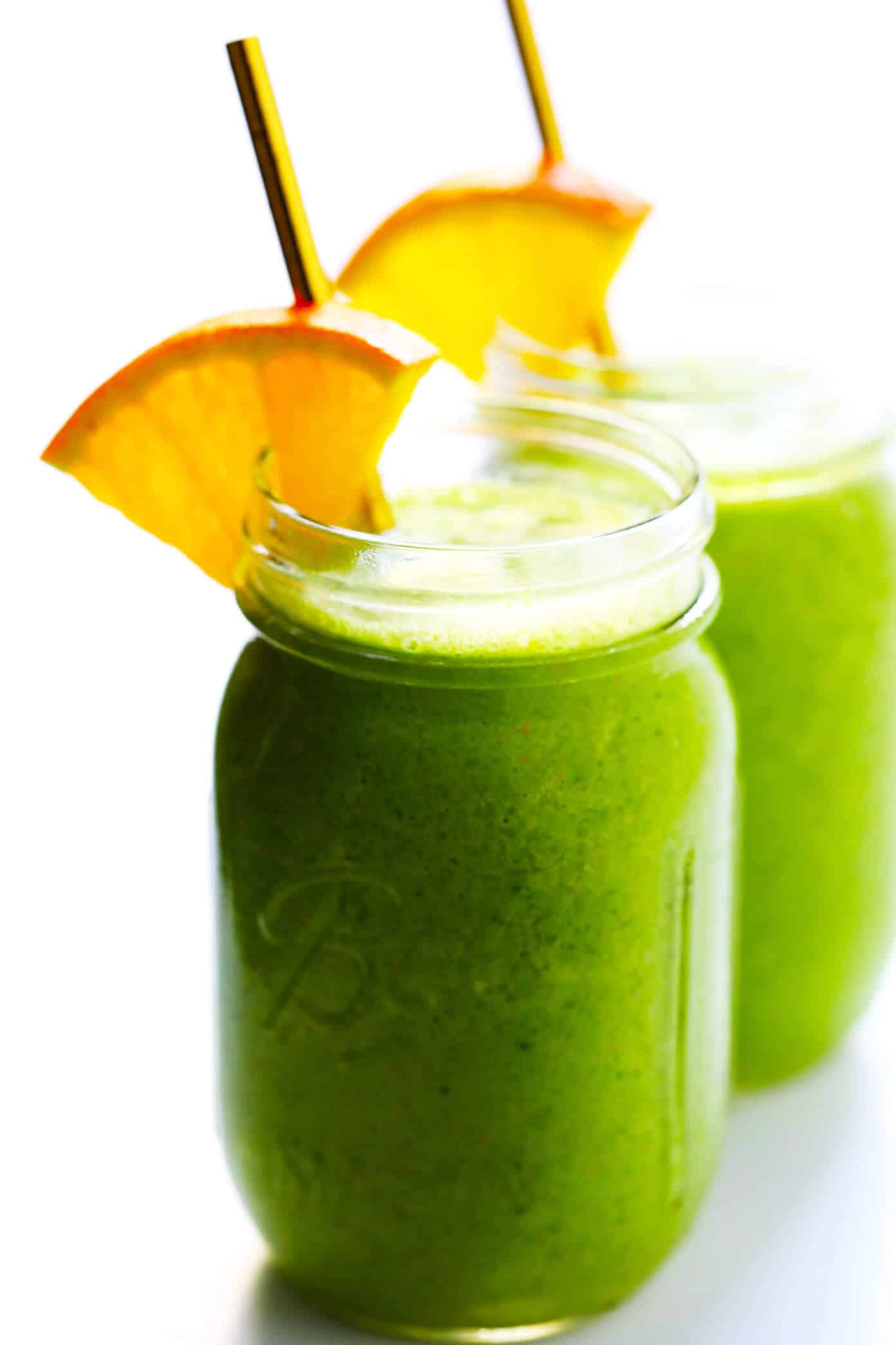 This Green "Julius" Smoothie is inspired by the classic creamy orange smoothie we love, but made with fresh and healthy ingredients and a big handful of spinach. | gimmesomeoven.com #green #smoothie #orange #healthy #glutenfree #healthy #breakfast Green "Julius" Smoothie