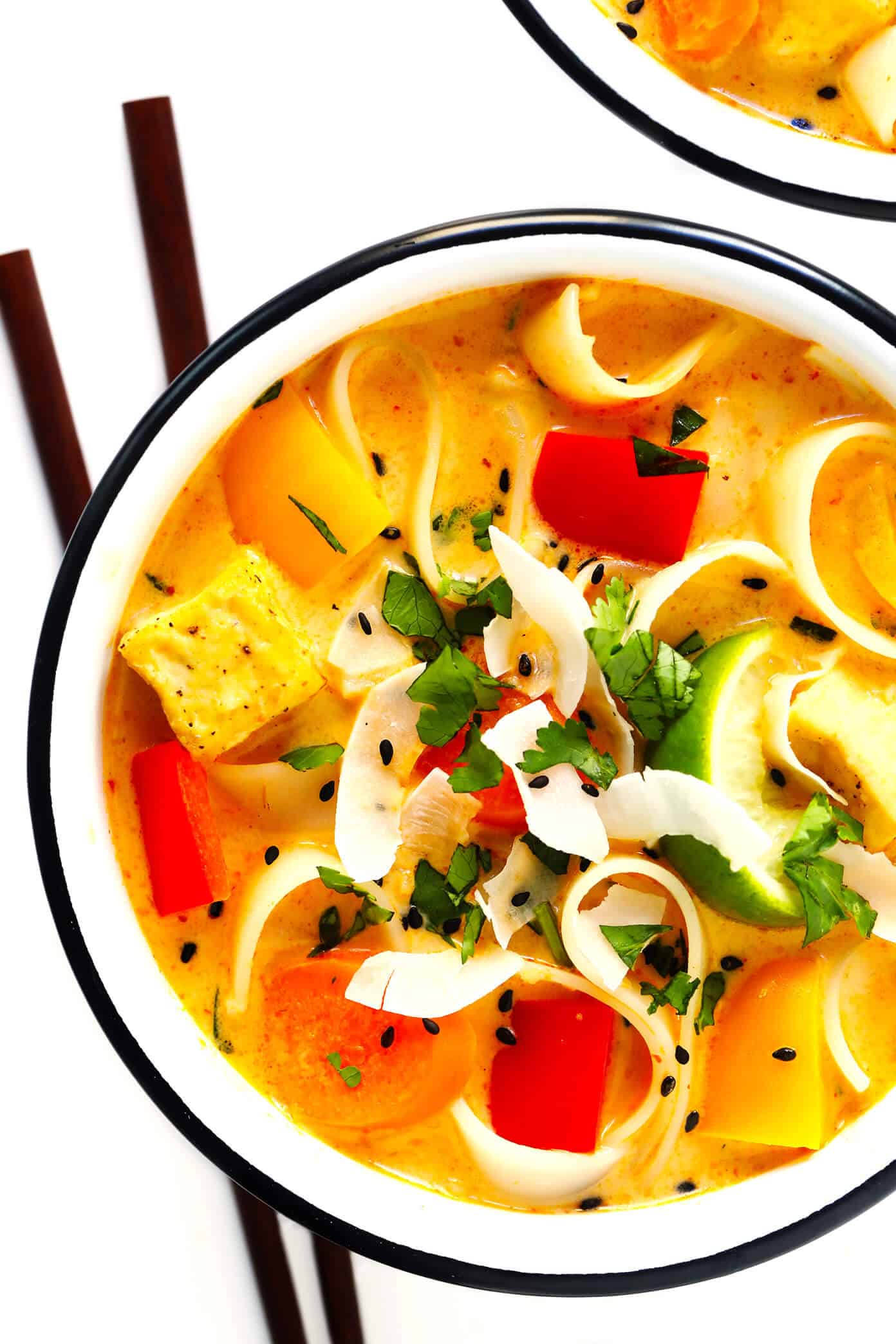 This Everyday Thai Red Curry recipe is super quick and easy to make, naturally gluten-free, and totally customizable with whatever veggies, proteins (such as chicken, shrimp, beef, tofu) or noodles you happen to have on hand. It's perfect for easy dinners or healthy meal prep for the week ahead! | gimmesomeoven.com #thai #curry #soup #noodle #glutenfree #vegetarian #vegan #dinner #mealprep #healthy Thai Red Curry Soup