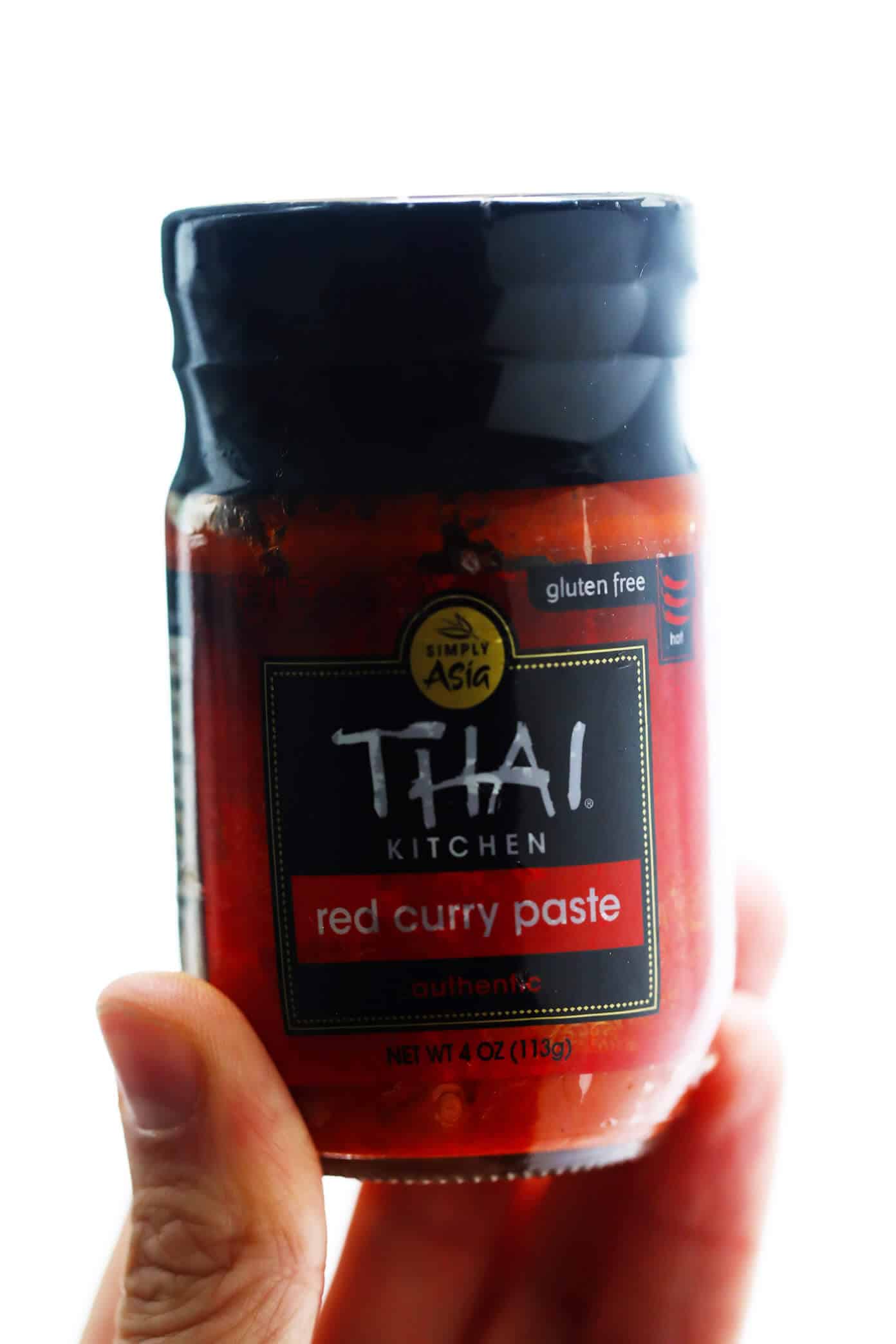 This Everyday Thai Red Curry recipe is super quick and easy to make, naturally gluten-free, and totally customizable with whatever veggies, proteins (such as chicken, shrimp, beef, tofu) or noodles you happen to have on hand. It's perfect for easy dinners or healthy meal prep for the week ahead! | gimmesomeoven.com #thai #curry #soup #noodle #glutenfree #vegetarian #vegan #dinner #mealprep #healthy Thai Red Curry Paste | Everyday Thai Red Curry Recipe