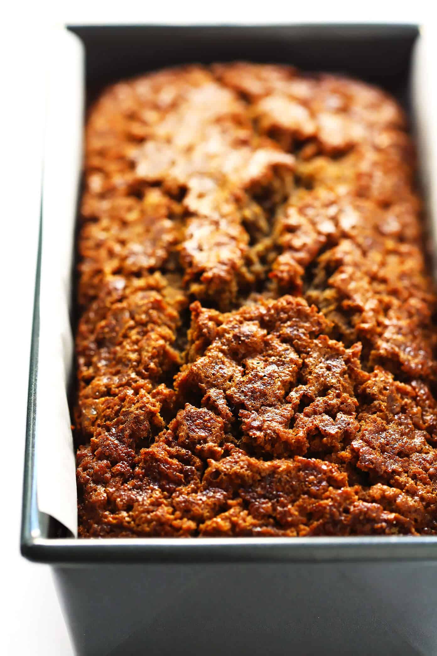 The BEST healthy banana bread recipe! It's easy to make, naturally gluten-free (made with oat flour) and dairy-free (coconut oil instead of butter), and full of the BEST banana flavors! Enjoy while it's nice and warm, or freeze the leftovers for later. | gimmesomeoven.com #banana #bread #healthy #breakfast #brunch #dessert #glutenfree #vegetarian #sweet BEST Banana Bread Recipe
