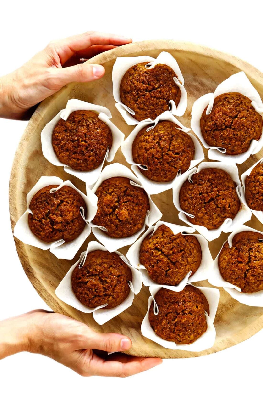 This Healthy Butternut Squash Muffins recipe is quick and easy to make, naturally gluten-free (made with blended-up oats), and made with the coziest comforting chai spices. | gimmesomeoven.com #butternut #muffins #breakfast #healthy #glutenfree #fall #winter Butternut Squash Muffins Recipe