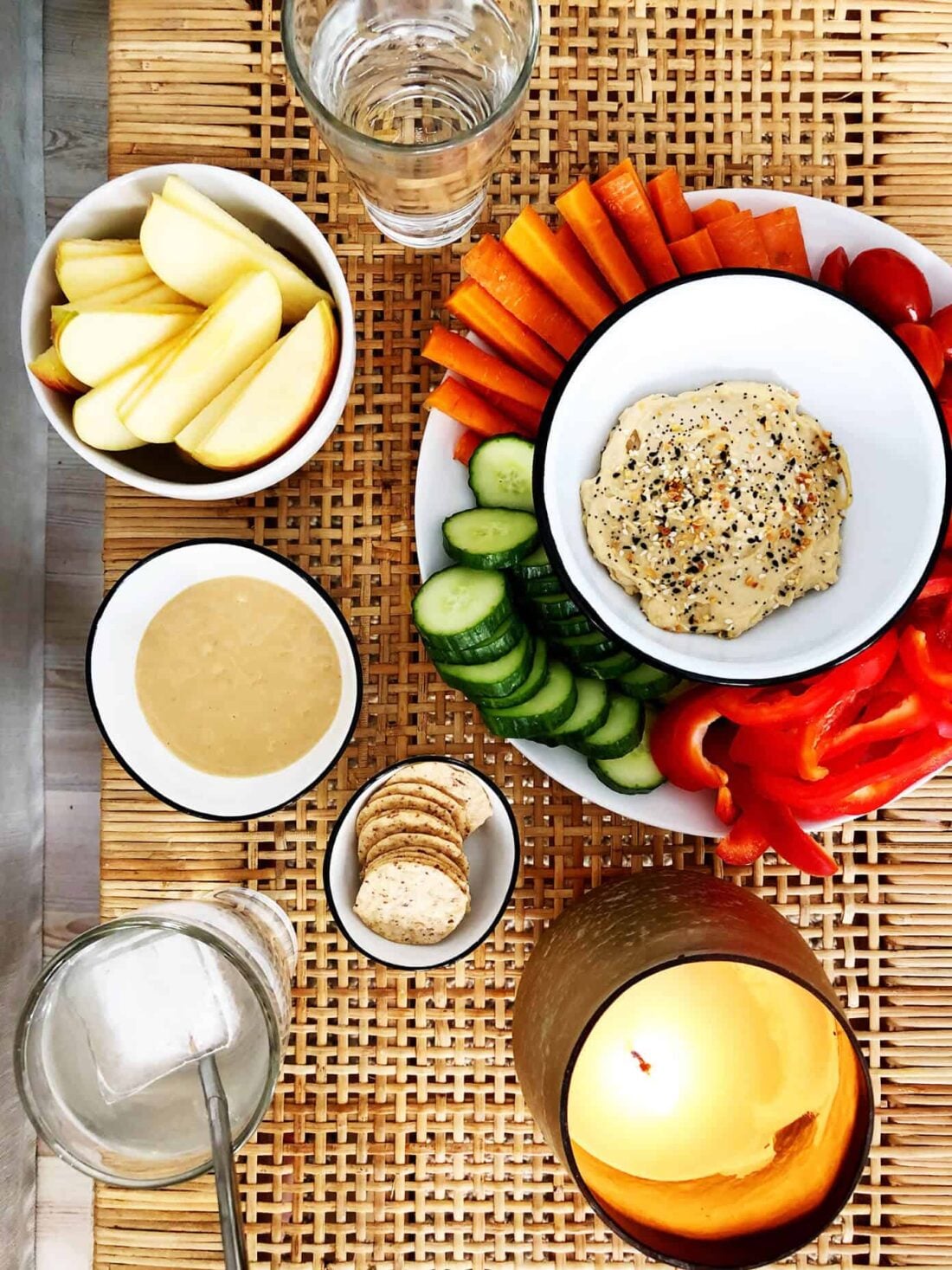 Day In The Life In Barcelona | Gimme Some Oven Snack lunch with hummus and peanut butter