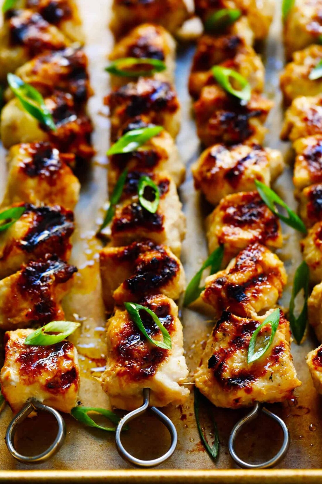 This Vietnamese Lemongrass Chicken recipe is made with the best citrusy lemongrass marinade, and can be grilled, baked or sautéed. Serve it with rice, noodle bowls (bun), salads or whatever sounds good! | gimmesomeoven.com #chicken #lemongrass #vietnamese #kabobs #grilled #healthy #glutenfree Vietnamese Lemongrass Chicken