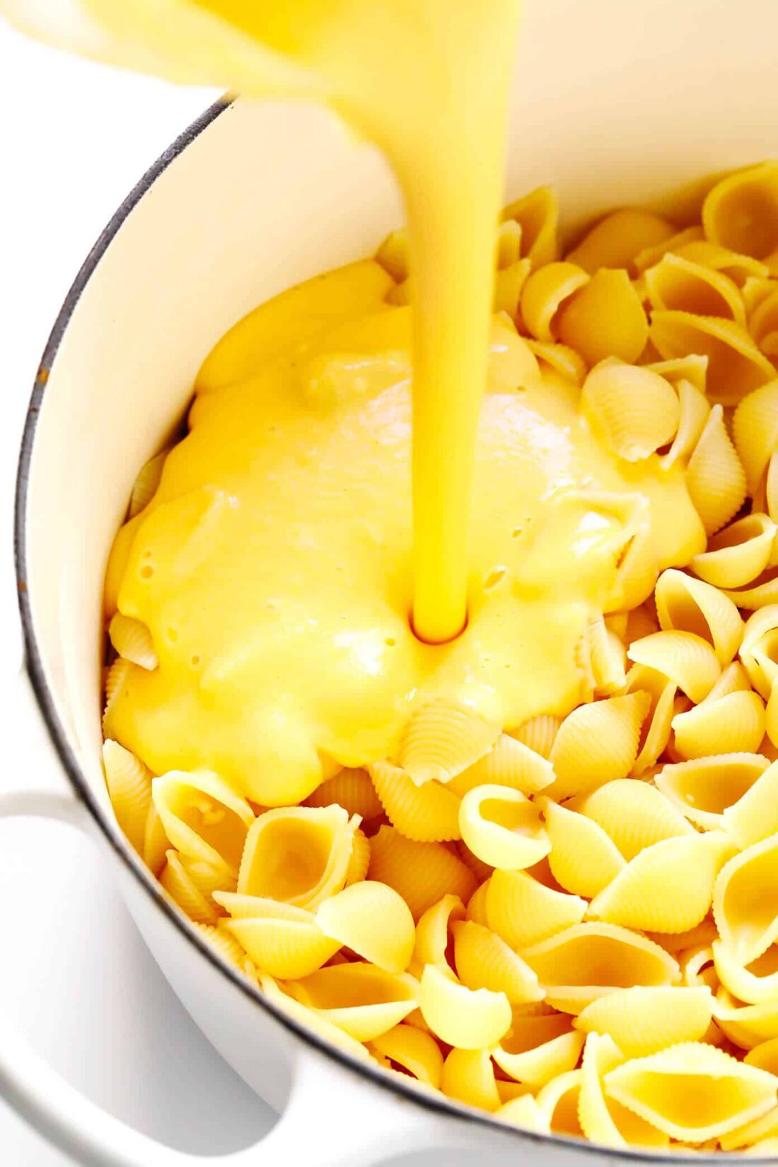 The coziest Butternut Squash Mac and Cheese recipe! Easy to make in just 30 minutes, lightened up to make it a bit more healthy, yet still just as creamy, cheesy and delicious as ever. A wonderful healthy vegetarian dinner recipe! | gimmesomeoven.com #butternut #macandcheese #pasta #vegetarian #healthy #dinner #italian #glutenfree How To Make Mac and Cheese