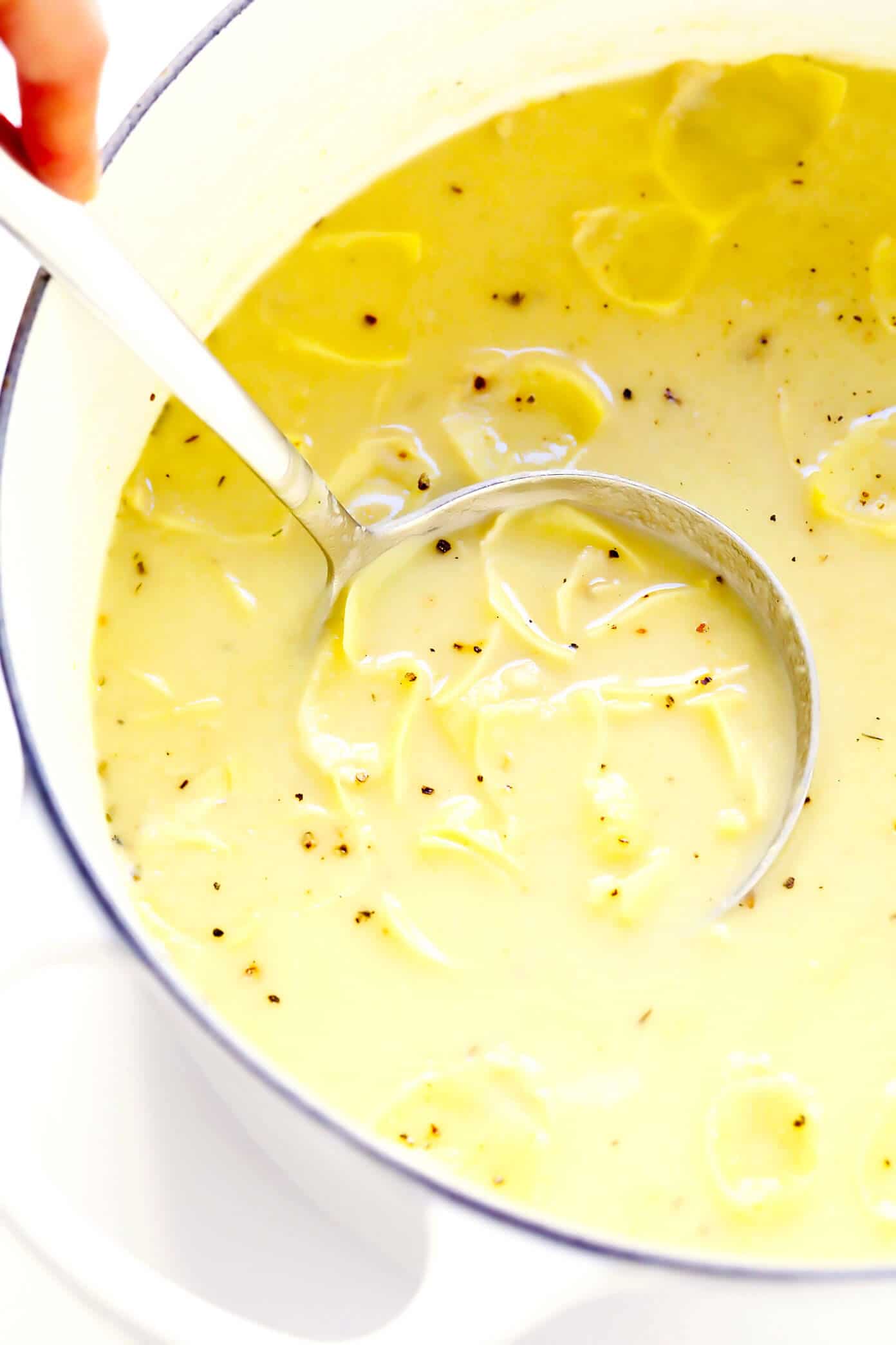 This lovely Lemony Artichoke Soup recipe is easy to make in just 30 minutes, it calls for simple pantry ingredients, and it's a beautiful and delicious dinner recipe that everyone is sure to love! Gluten-free and vegan options included. | gimmesomeoven.com #artichoke #soup #lemon #glutenfree #vegetarian #vegan #french #dinner How To Make Artichoke Soup Recipe