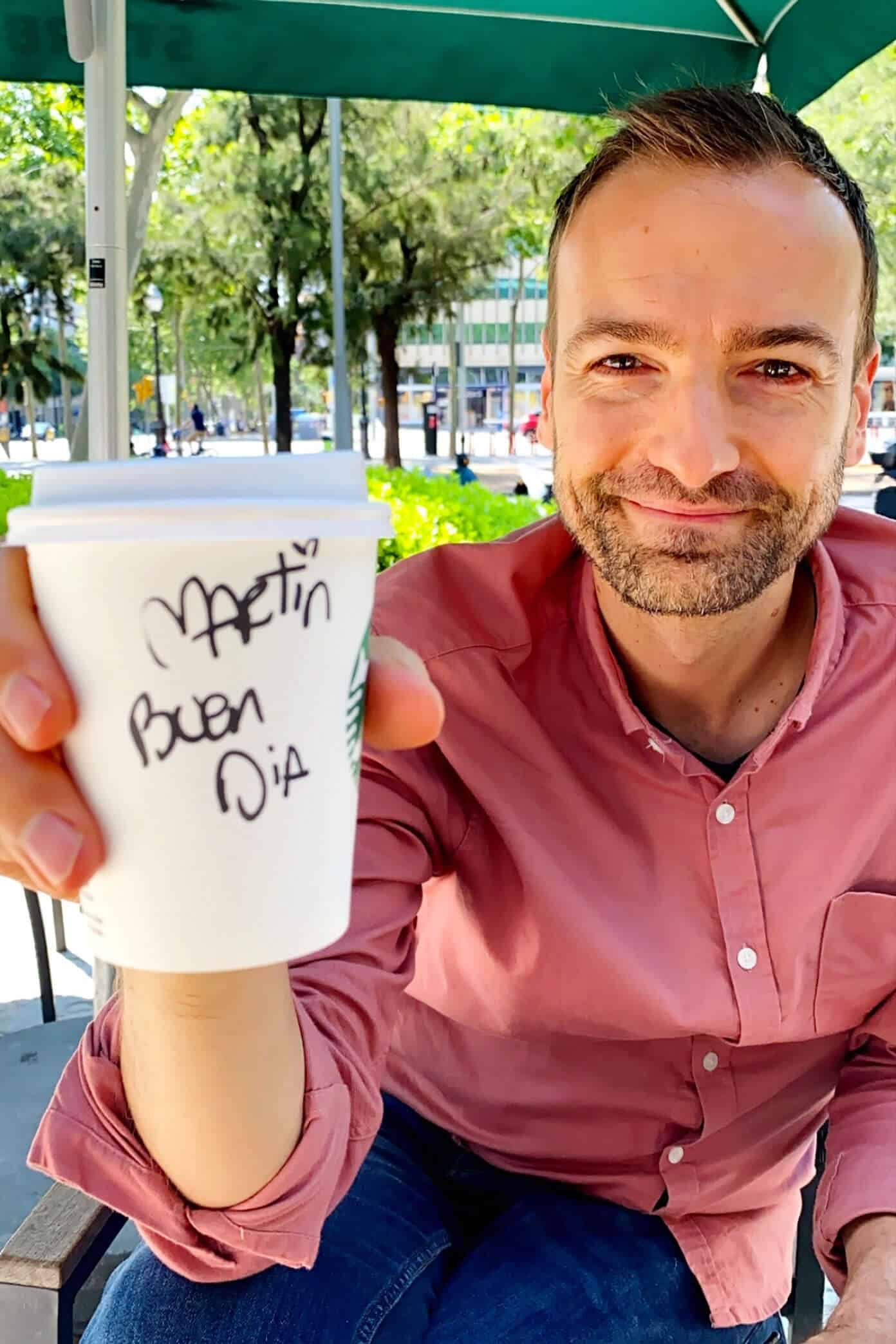 An update on life currently here in Barcelona, Spain. | gimmesomeoven.com Starbucks mug saying "buen dia"
