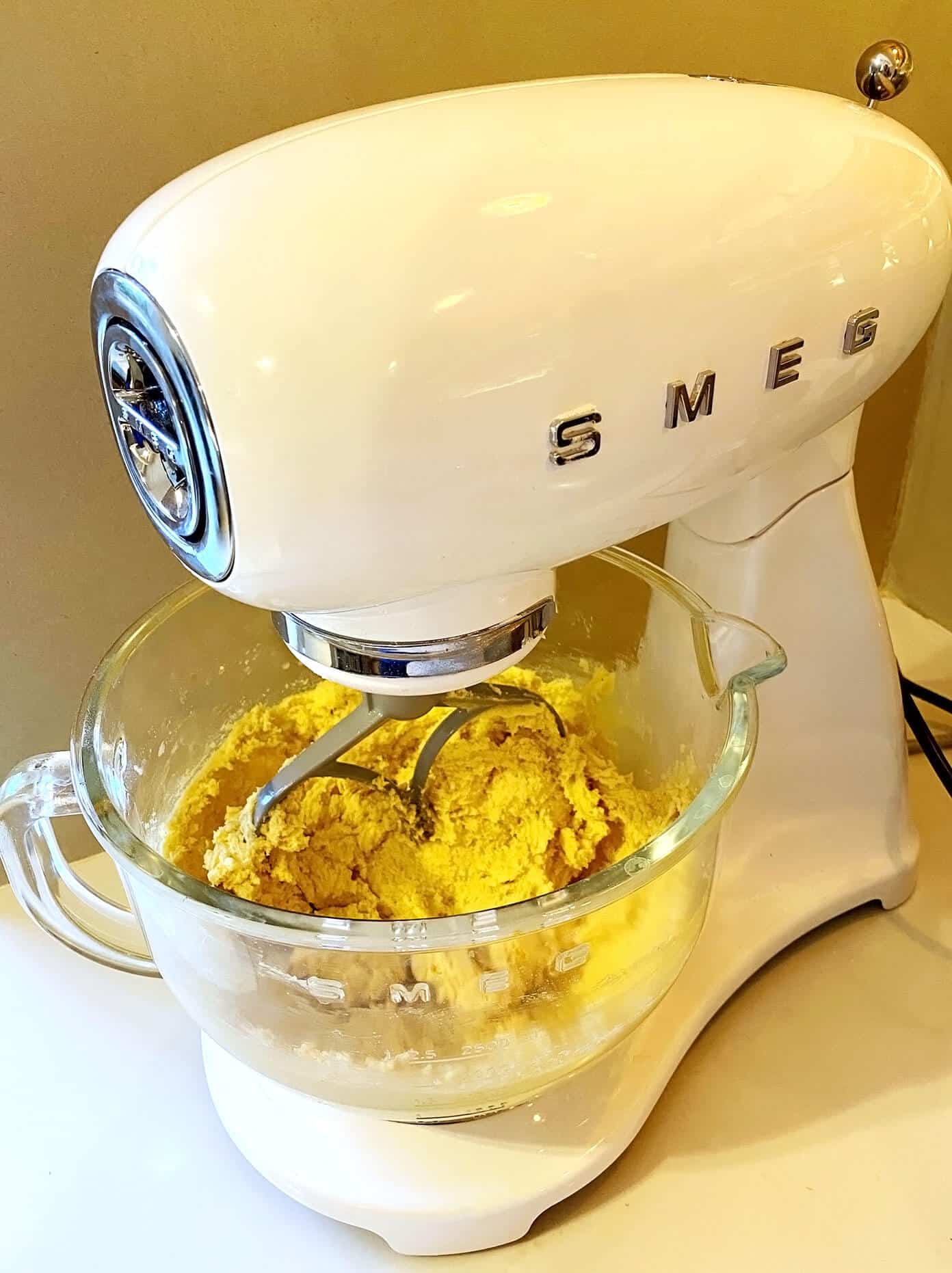 Currently | Gimme Some Oven Smeg Mixer